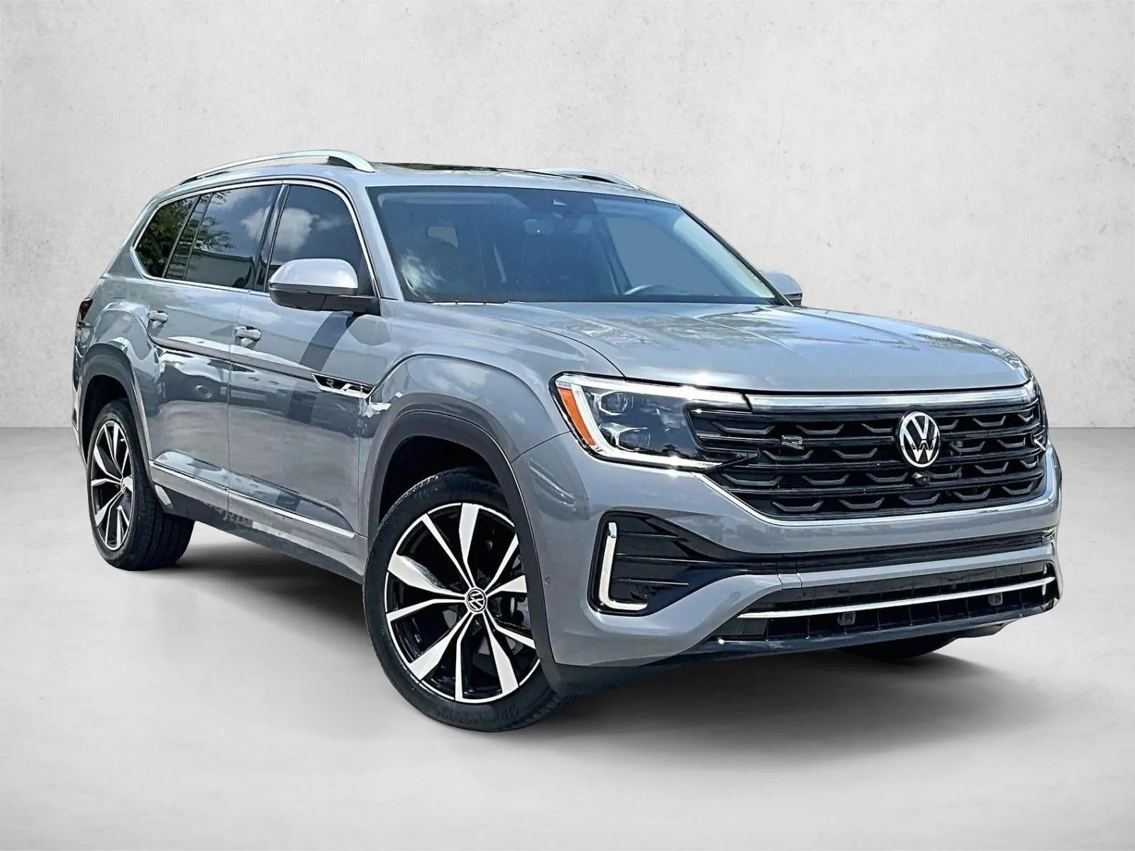 2026 Volkswagen Atlas SEL Premium R-Line photo 12