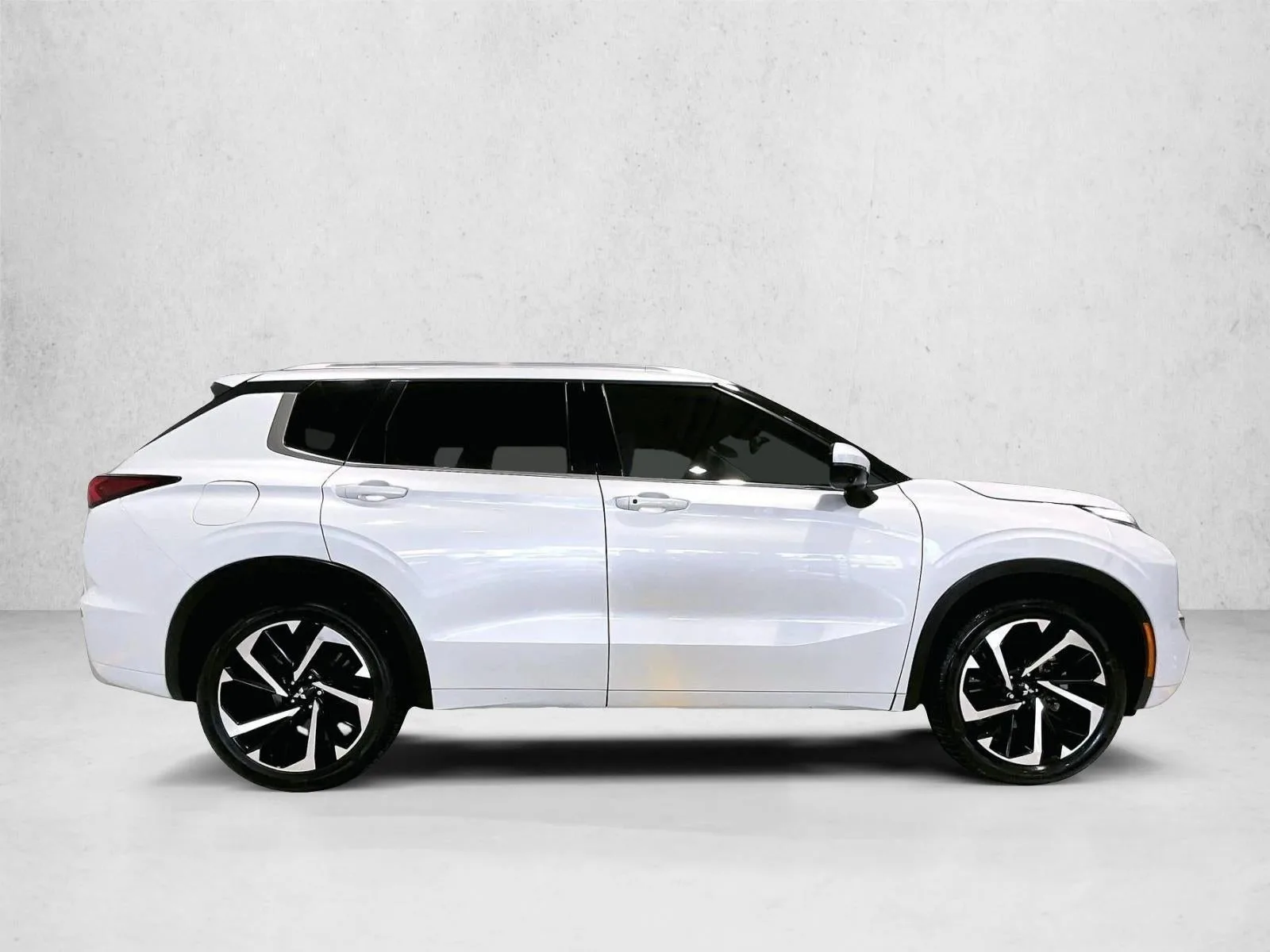 2023 Mitsubishi Outlander SEL 2.5 2WD photo 5