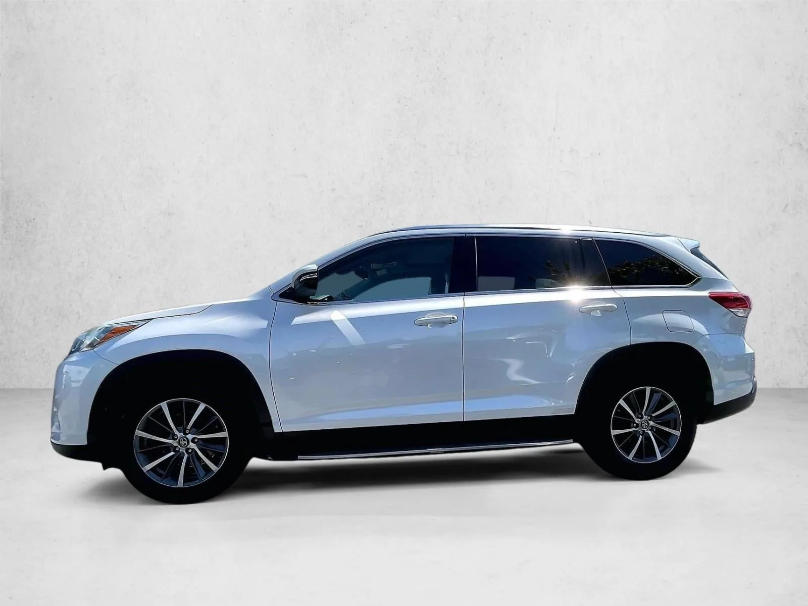 2019 Toyota Highlander XLE photo 6