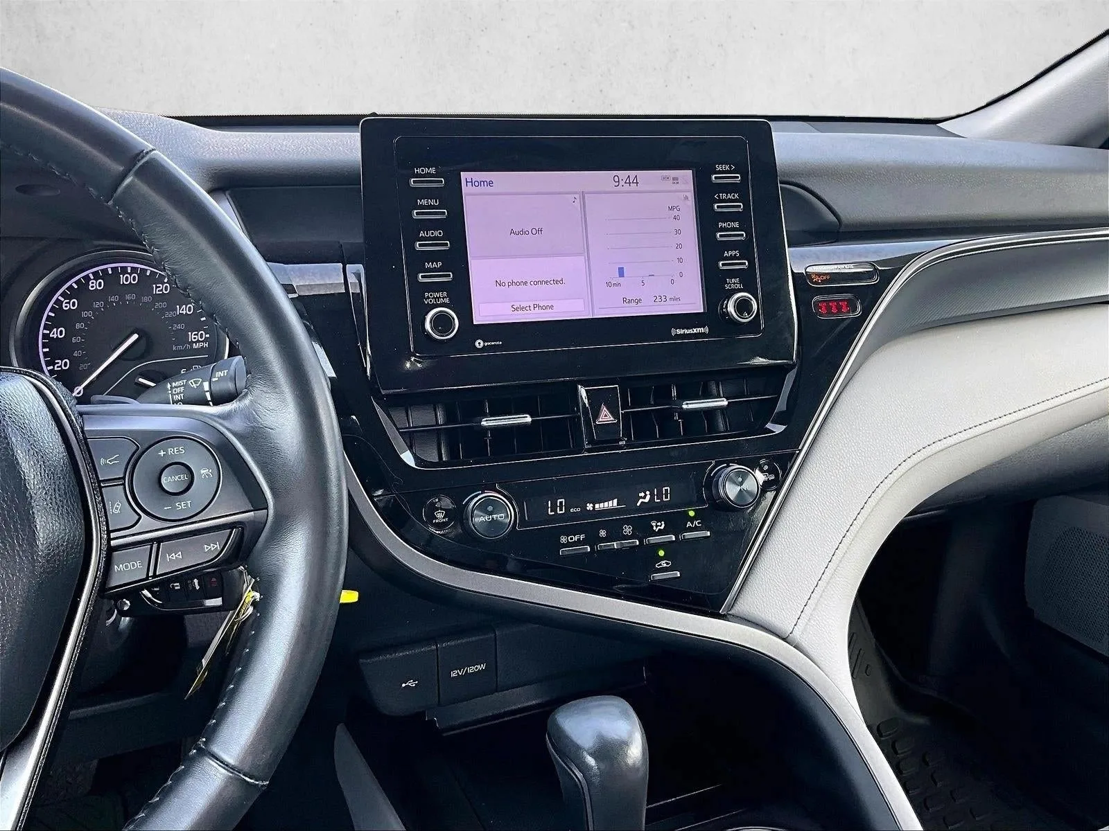 2023 Toyota Camry SE photo 8
