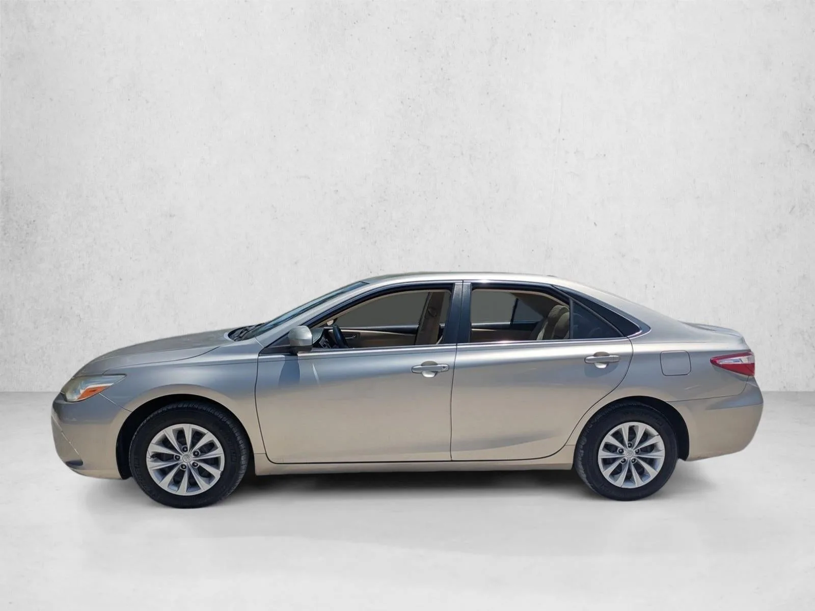 2017 Toyota Camry LE Auto (SE) photo 8