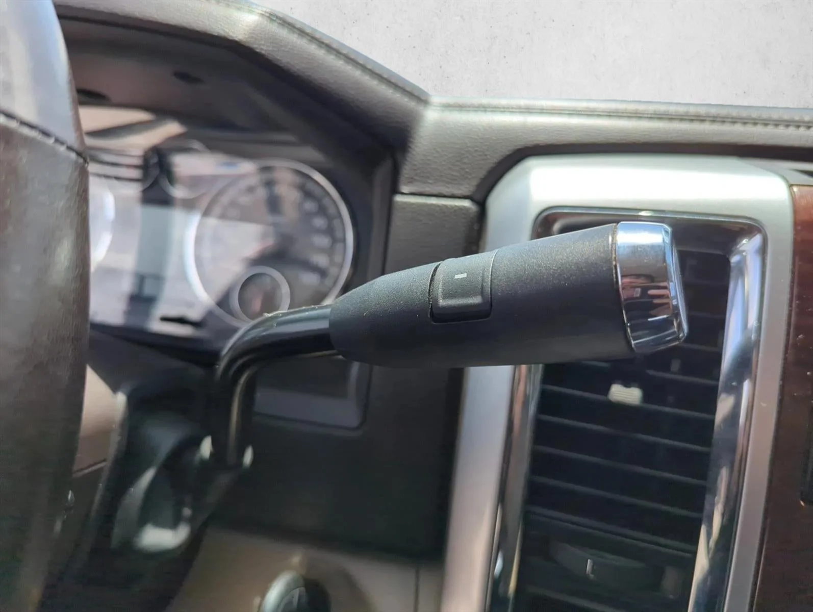 2010 Dodge Ram 2500 2WD Crew Cab 6.4 Ft Box Laramie photo 10