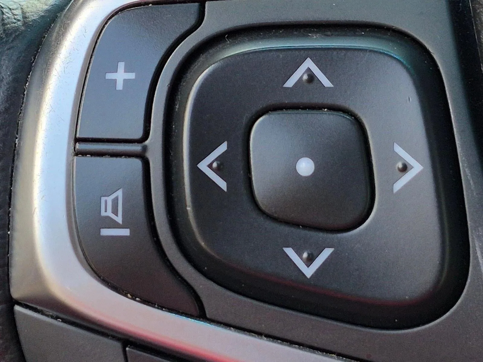 2017 Toyota Camry XLE Auto (SE) photo 11