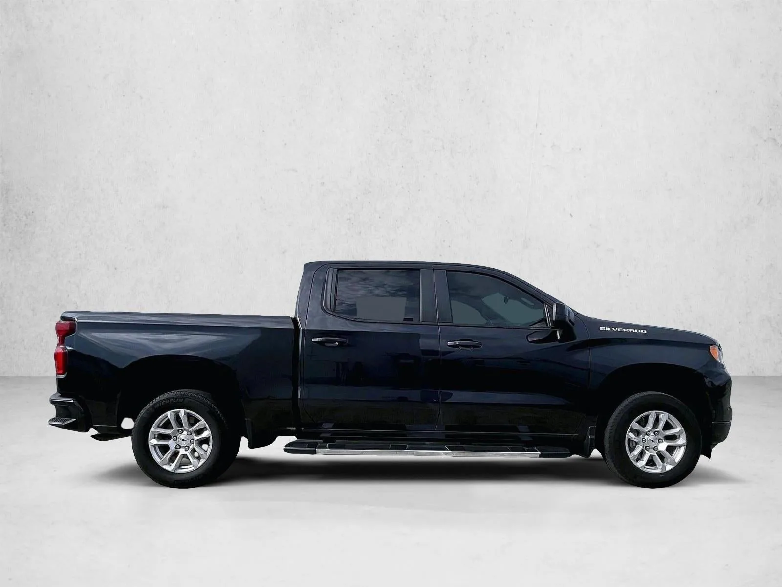 2024 Chevrolet Silverado 1500 RST photo 5