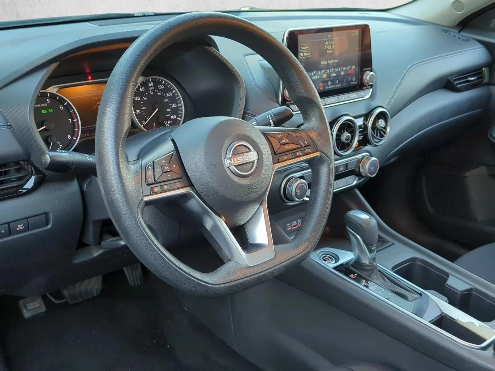 2024 Nissan Sentra SV CVT photo 9