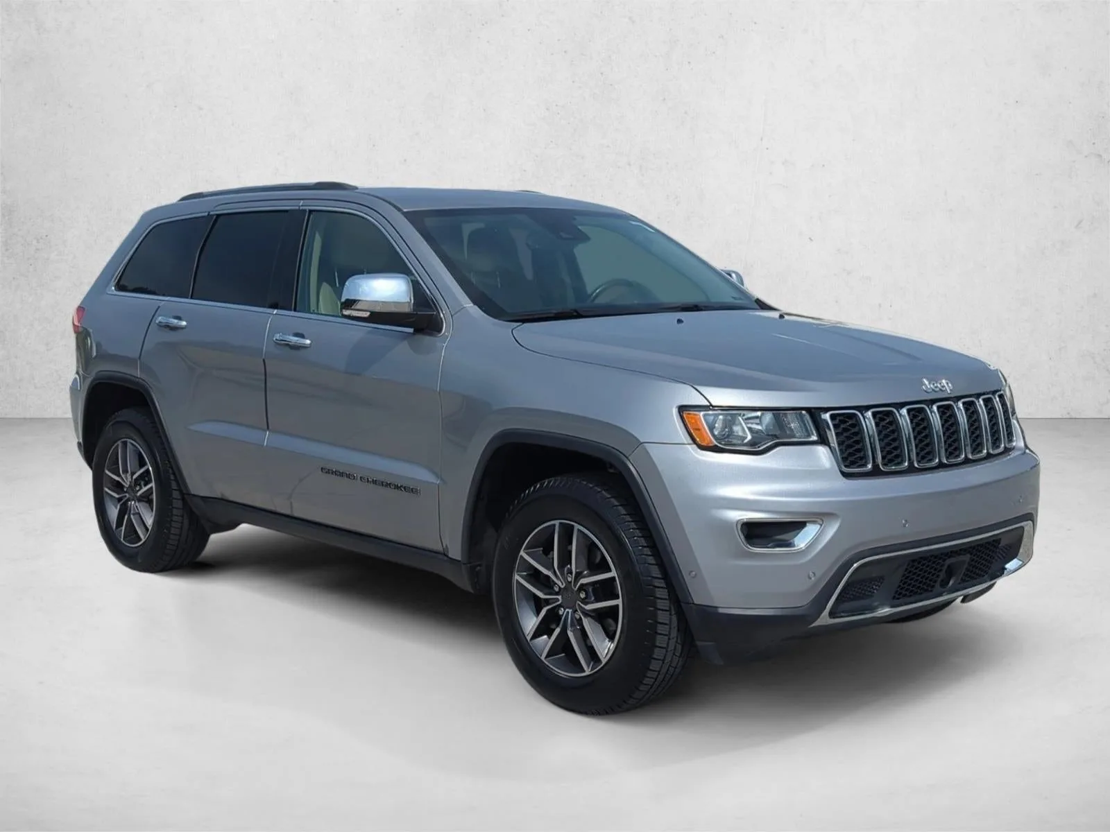 2019 Jeep Grand Cherokee Limited 4x2 photo 3