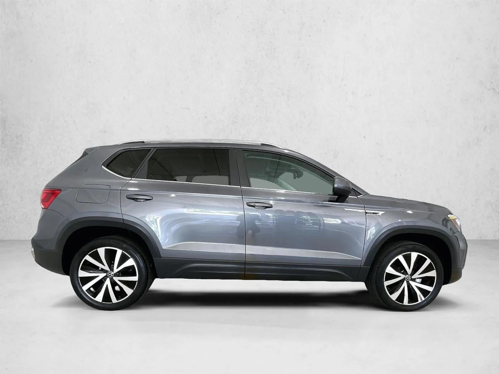 2023 Volkswagen Taos SE photo 5