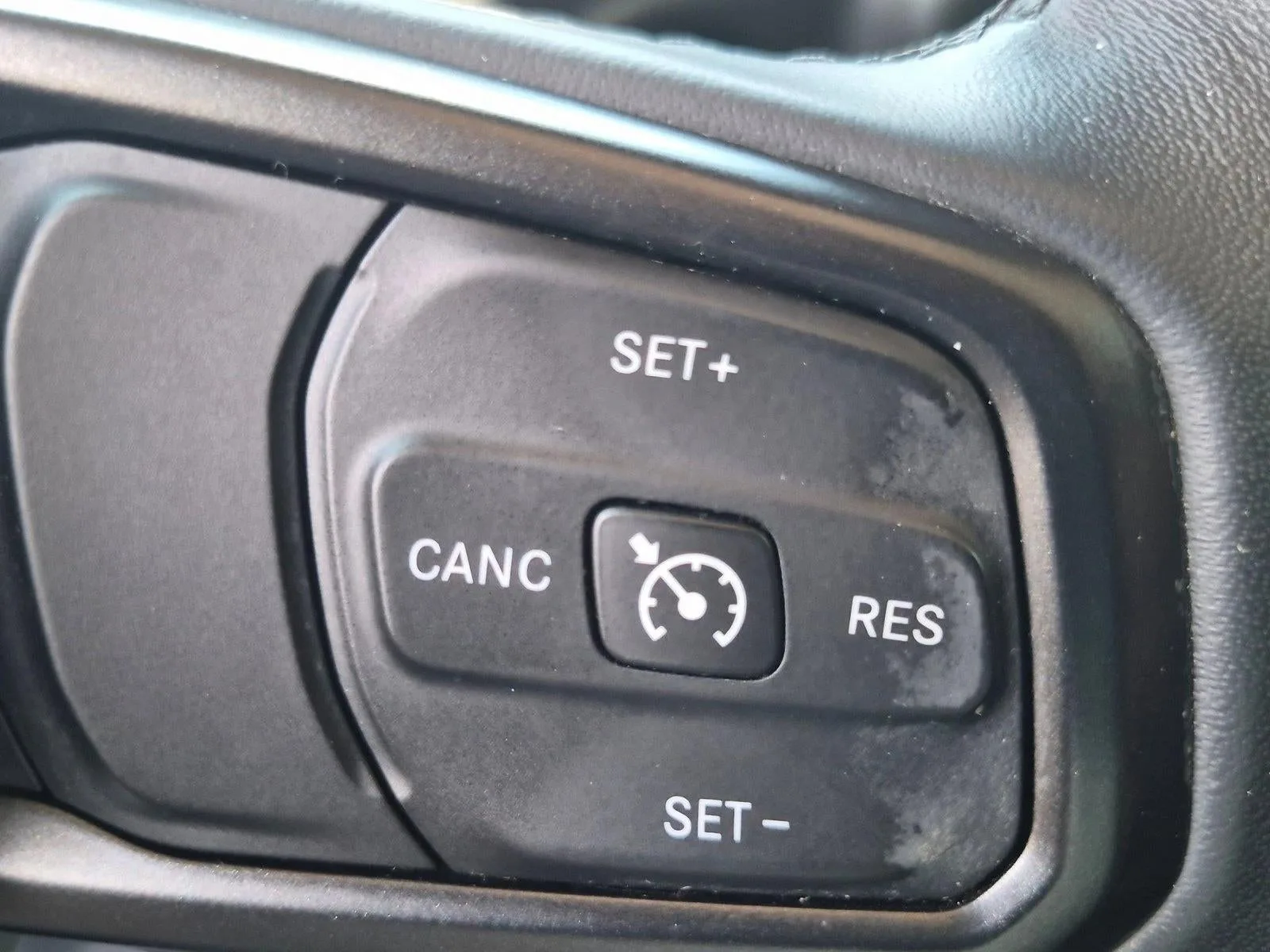 2018 Jeep Wrangler Sport S 4x4 photo 12