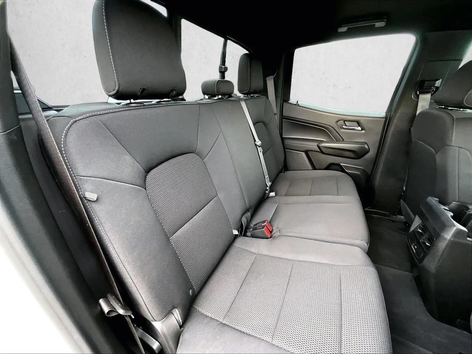 2024 Chevrolet Colorado LT photo 29