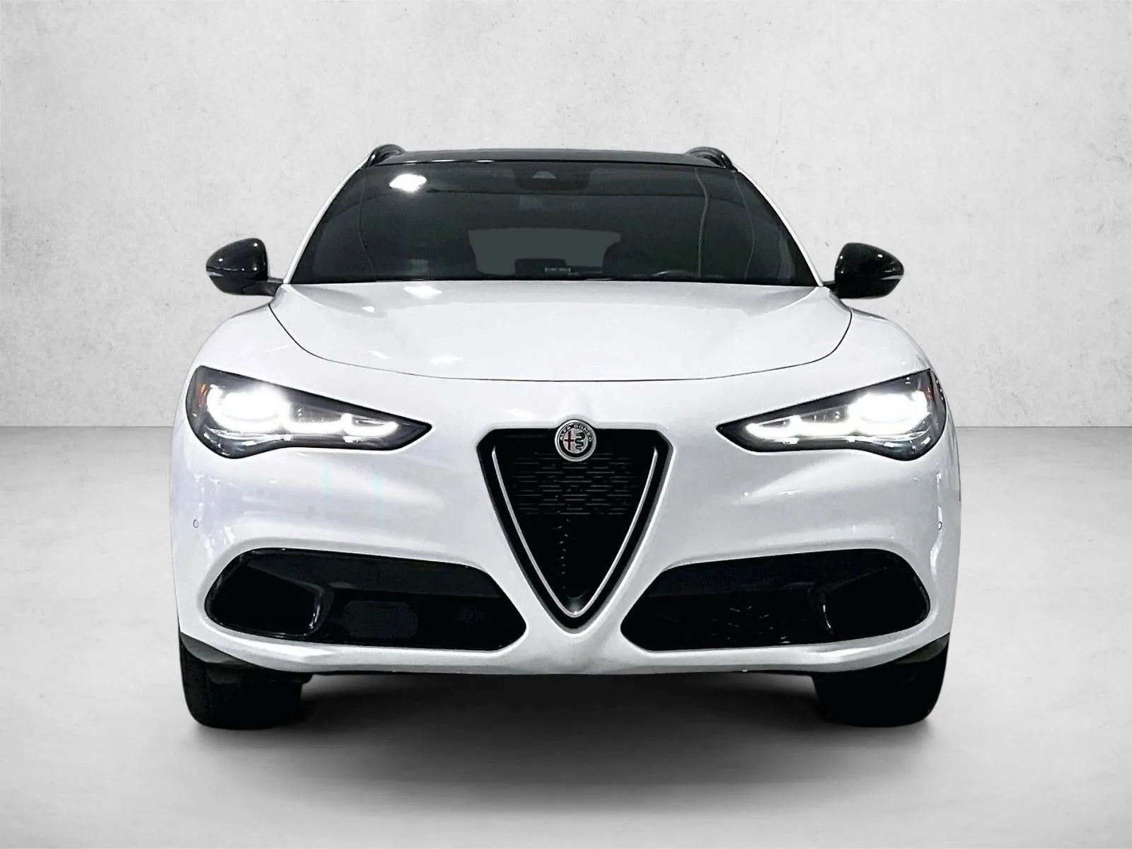 2024 Alfa Romeo Stelvio Ti AWD photo 3