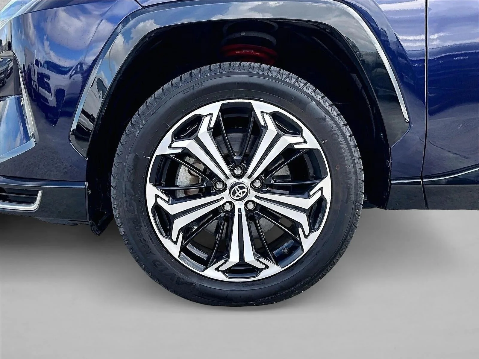 2022 Toyota RAV4 Prime XSE photo 10