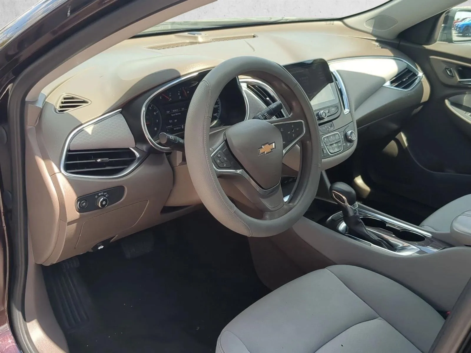2021 Chevrolet Malibu LT photo 10