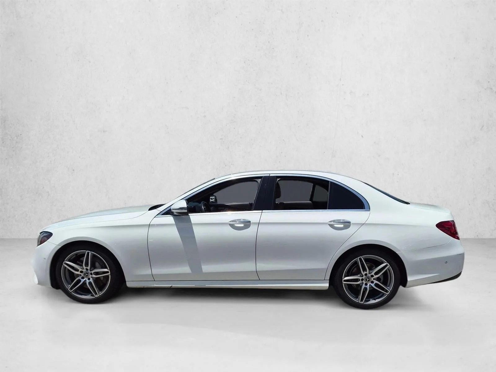 2018 Mercedes-Benz E-Class E 300 RWD Sedan photo 8