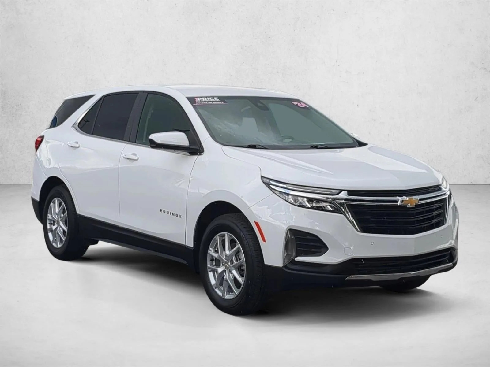 2024 Chevrolet Equinox LT photo 3