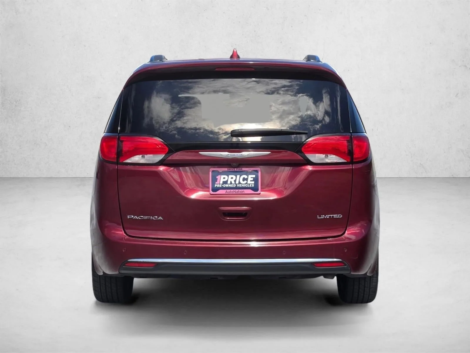 2017 Chrysler Pacifica Limited FWD photo 7