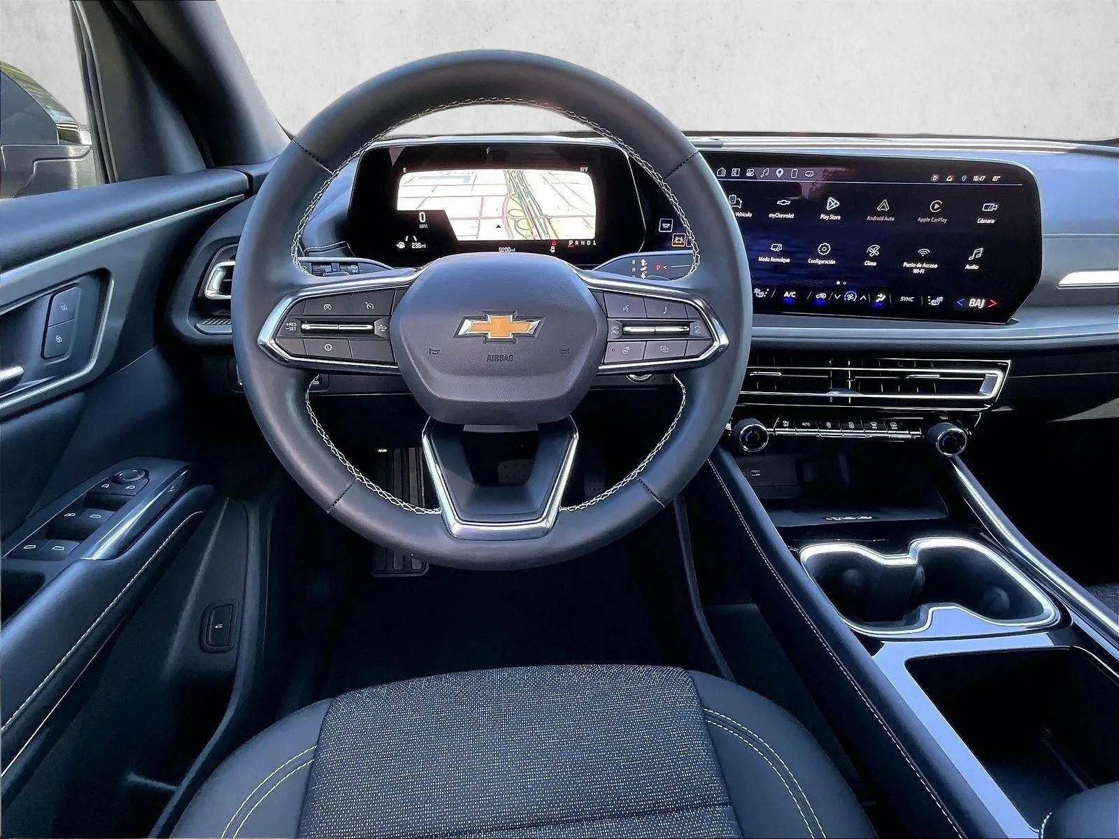 2025 Chevrolet Traverse LT photo 7