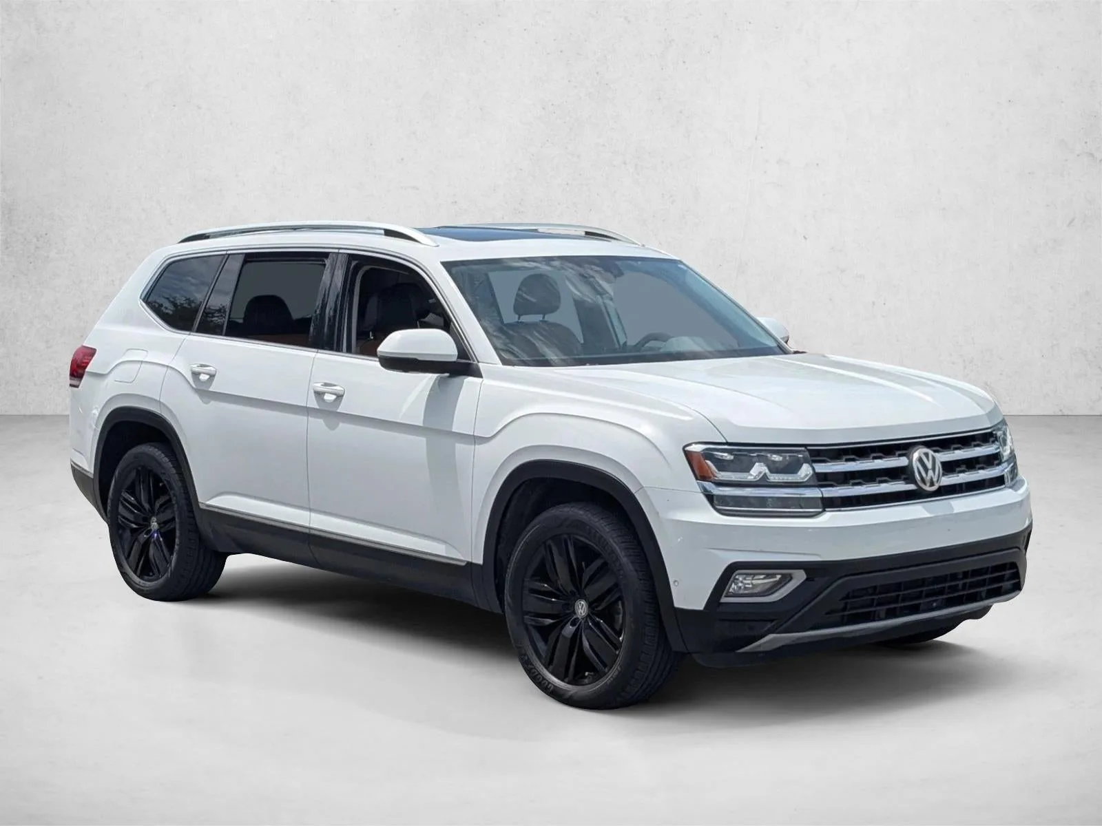 2018 Volkswagen Atlas 3.6L V6 SEL Premium 4MOTION photo 3