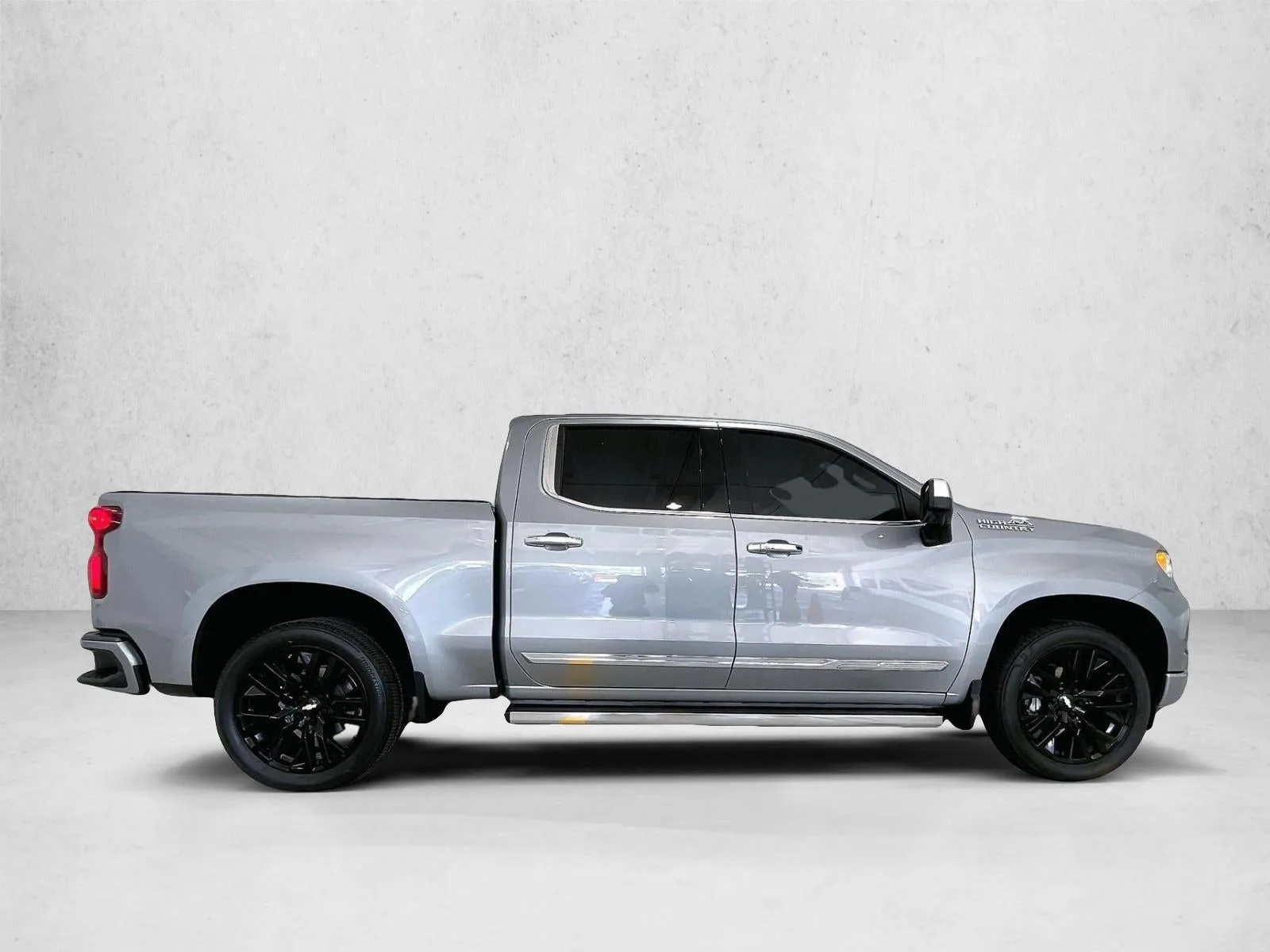2025 Chevrolet Silverado 1500 High Country photo 5