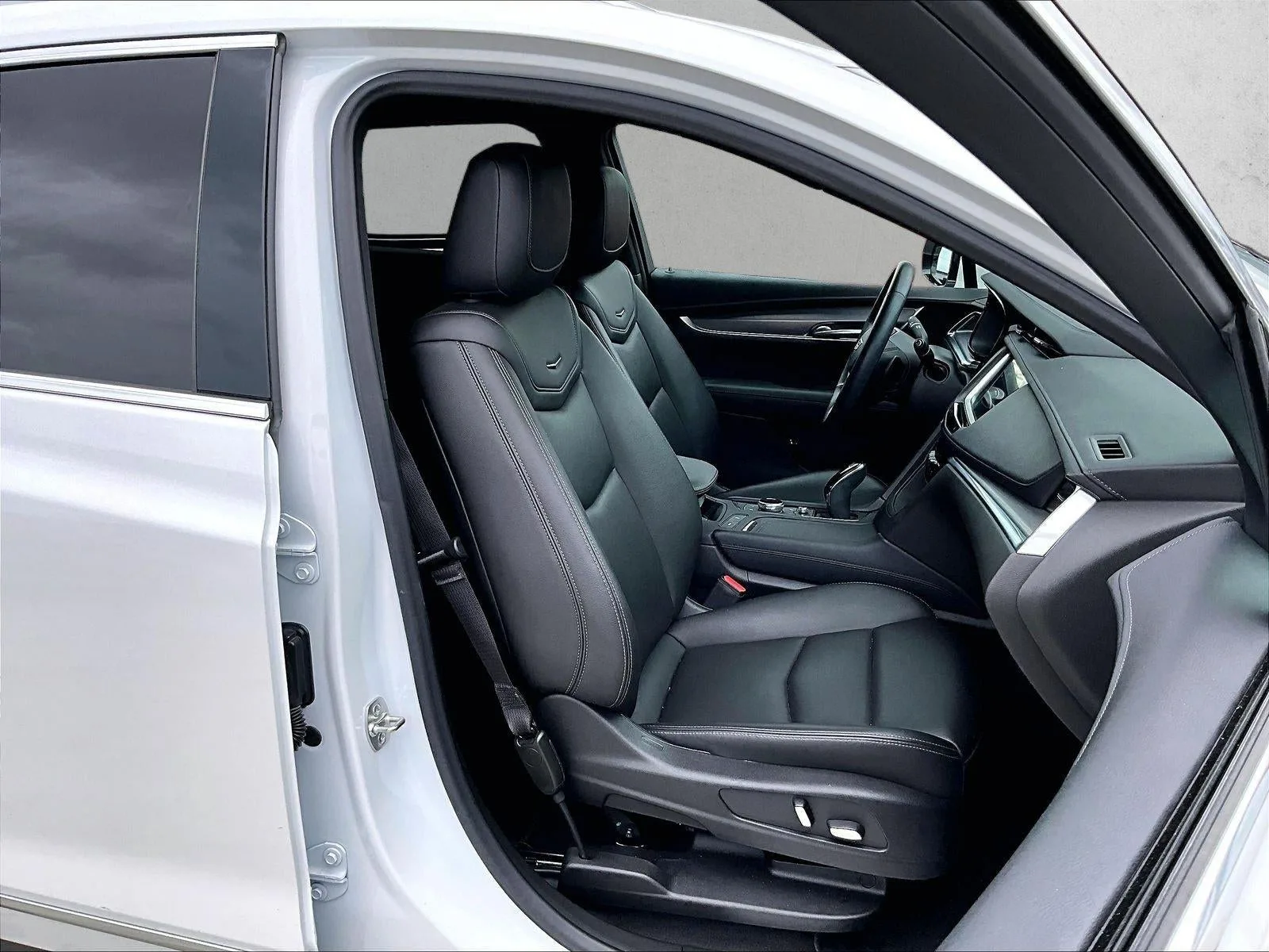 2025 Cadillac XT5 Luxury photo 9