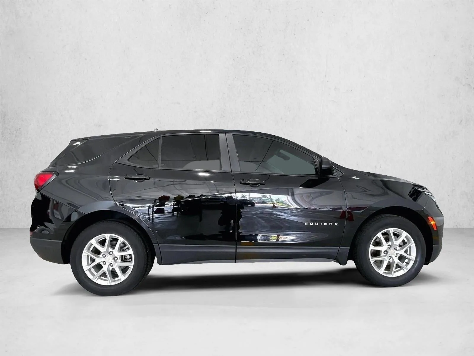 2023 Chevrolet Equinox LS photo 5