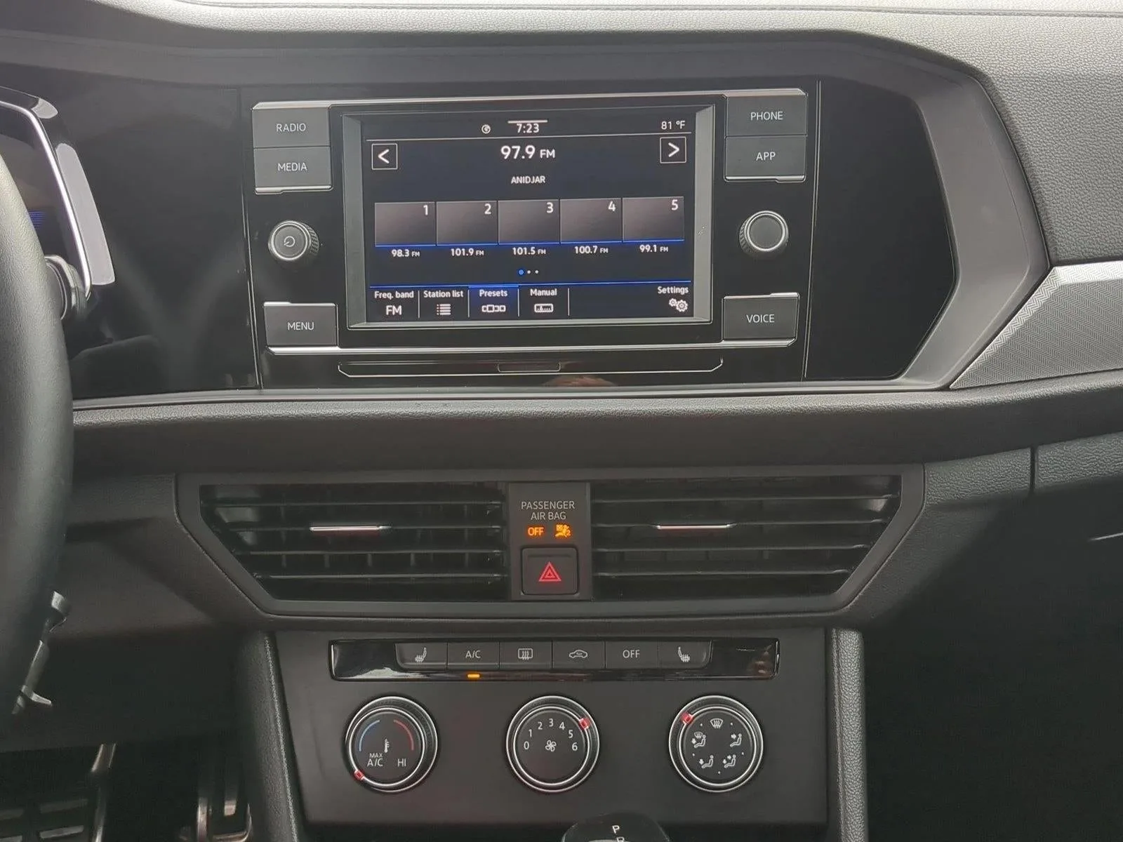 2024 Volkswagen Jetta 1.5T Sport photo 11