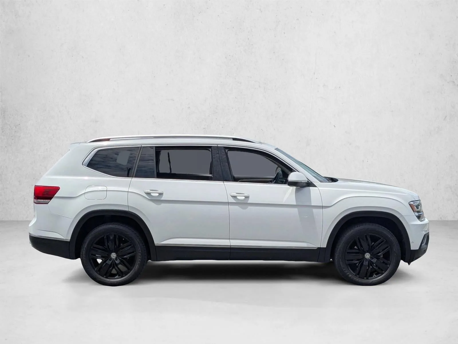 2018 Volkswagen Atlas 3.6L V6 SEL Premium 4MOTION photo 4