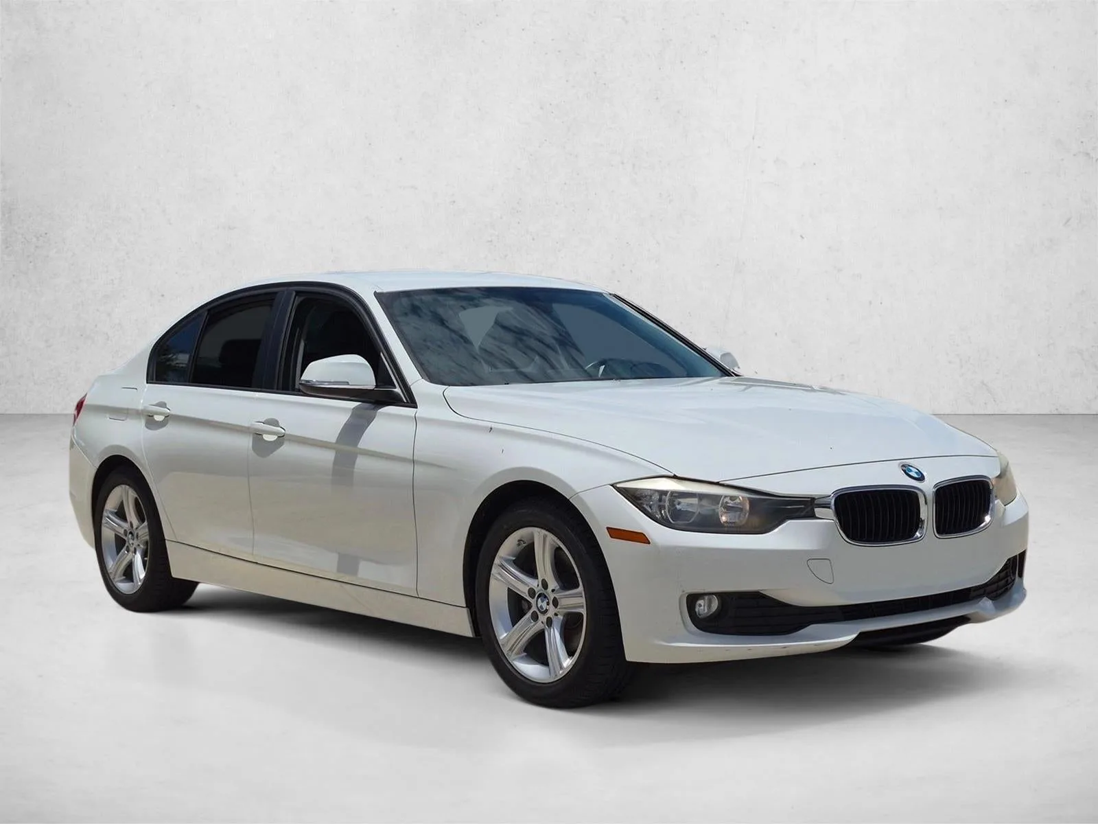 2017 BMW 320i Sedan photo 3