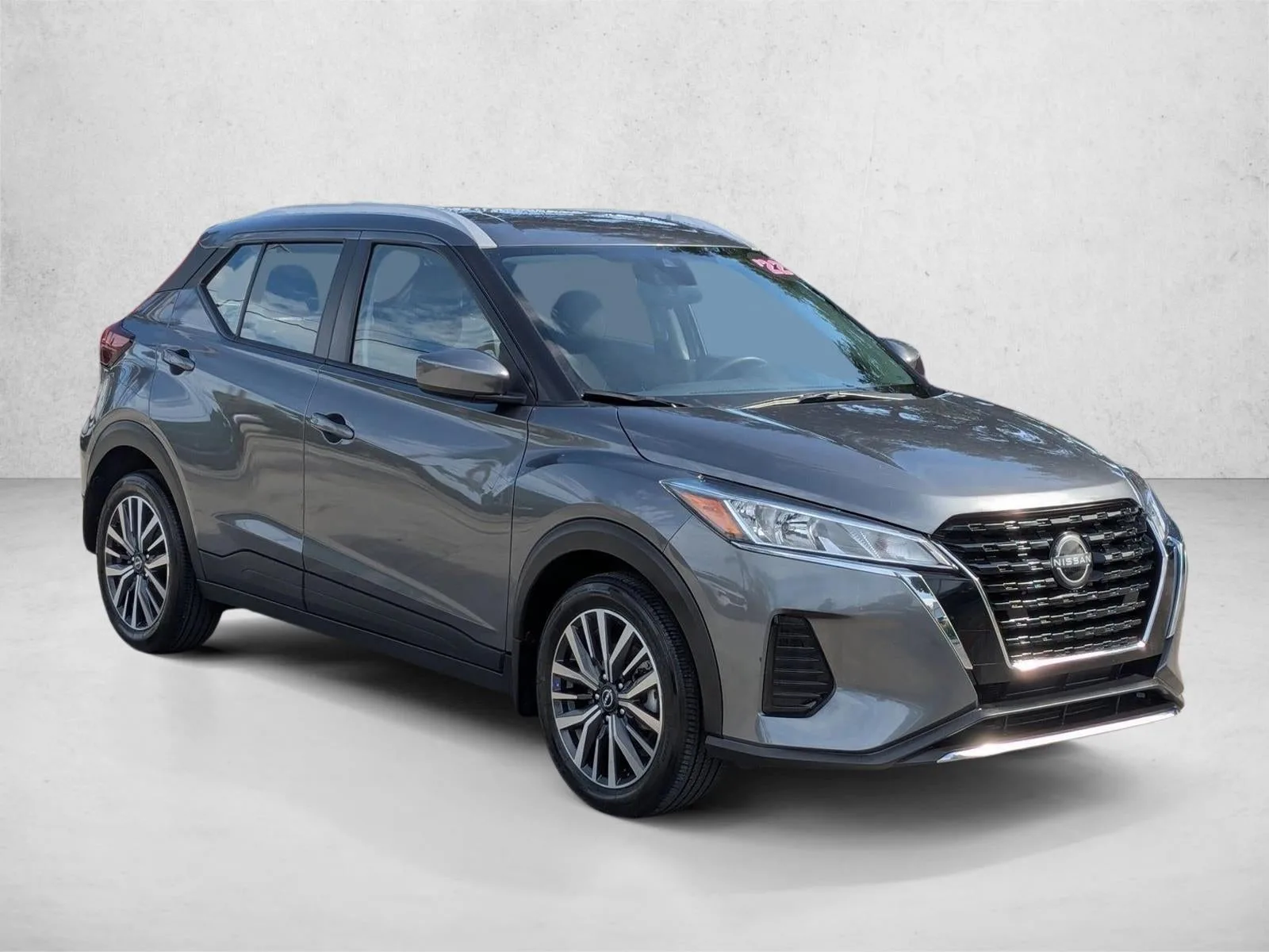 2022 Nissan Kicks SV FWD photo 3