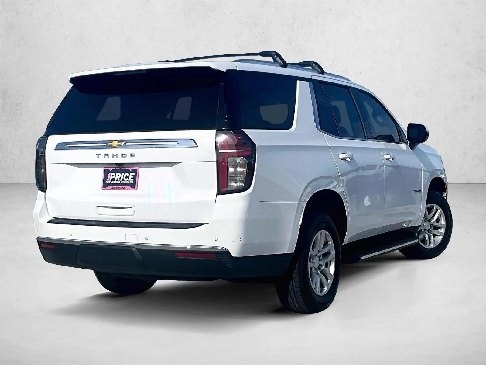 2022 Chevrolet Tahoe LS photo 2