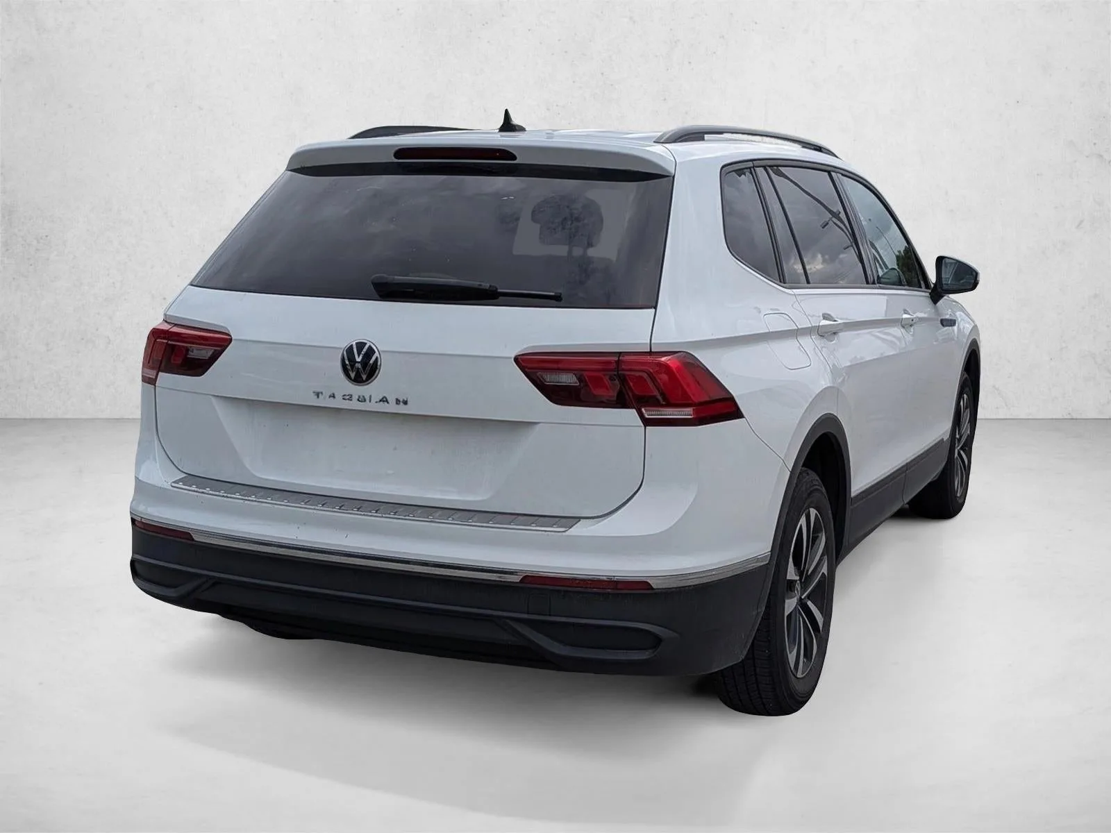 2022 Volkswagen Tiguan 2.0T S FWD photo 3