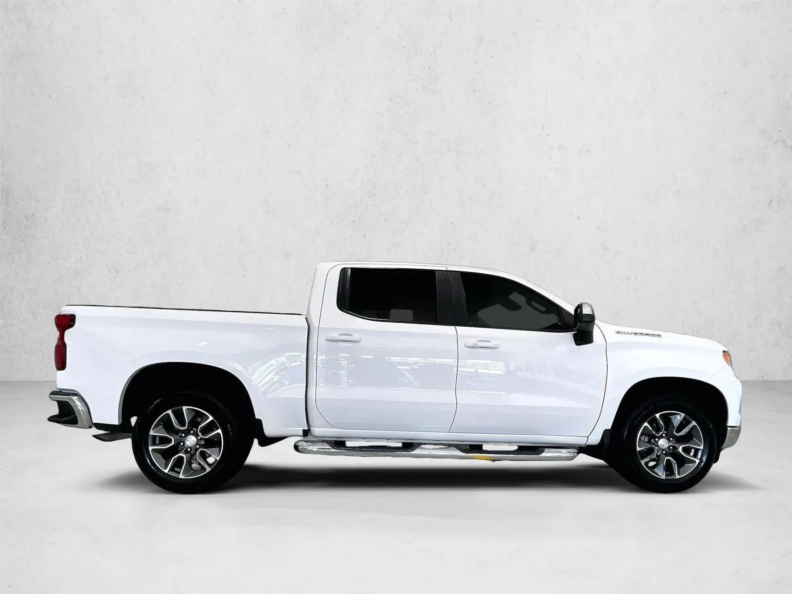 2023 Chevrolet Silverado 1500 LT photo 5
