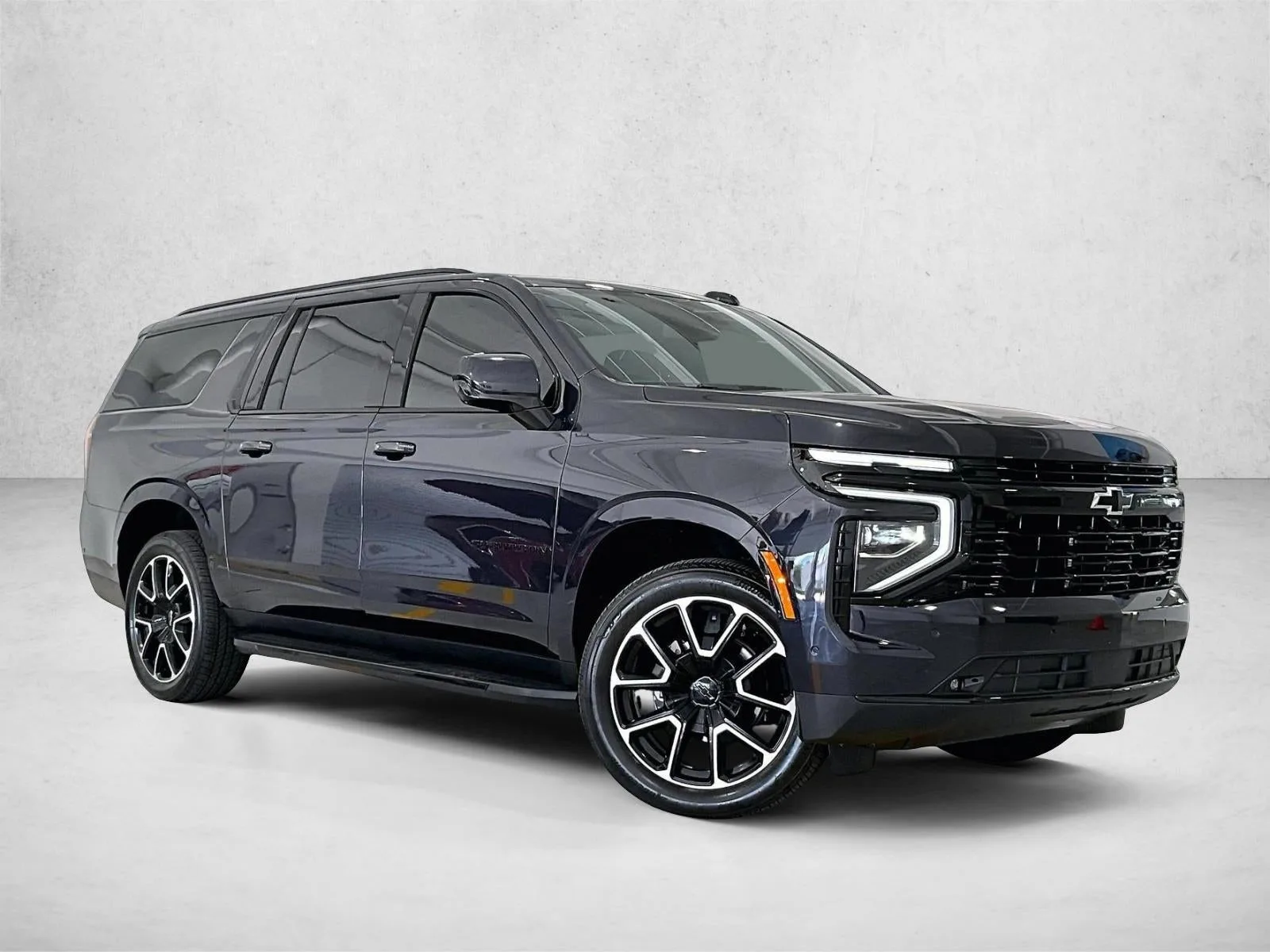 2025 Chevrolet Suburban RST photo 12