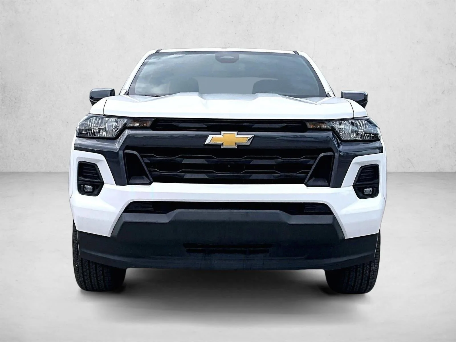 2024 Chevrolet Colorado LT photo 3