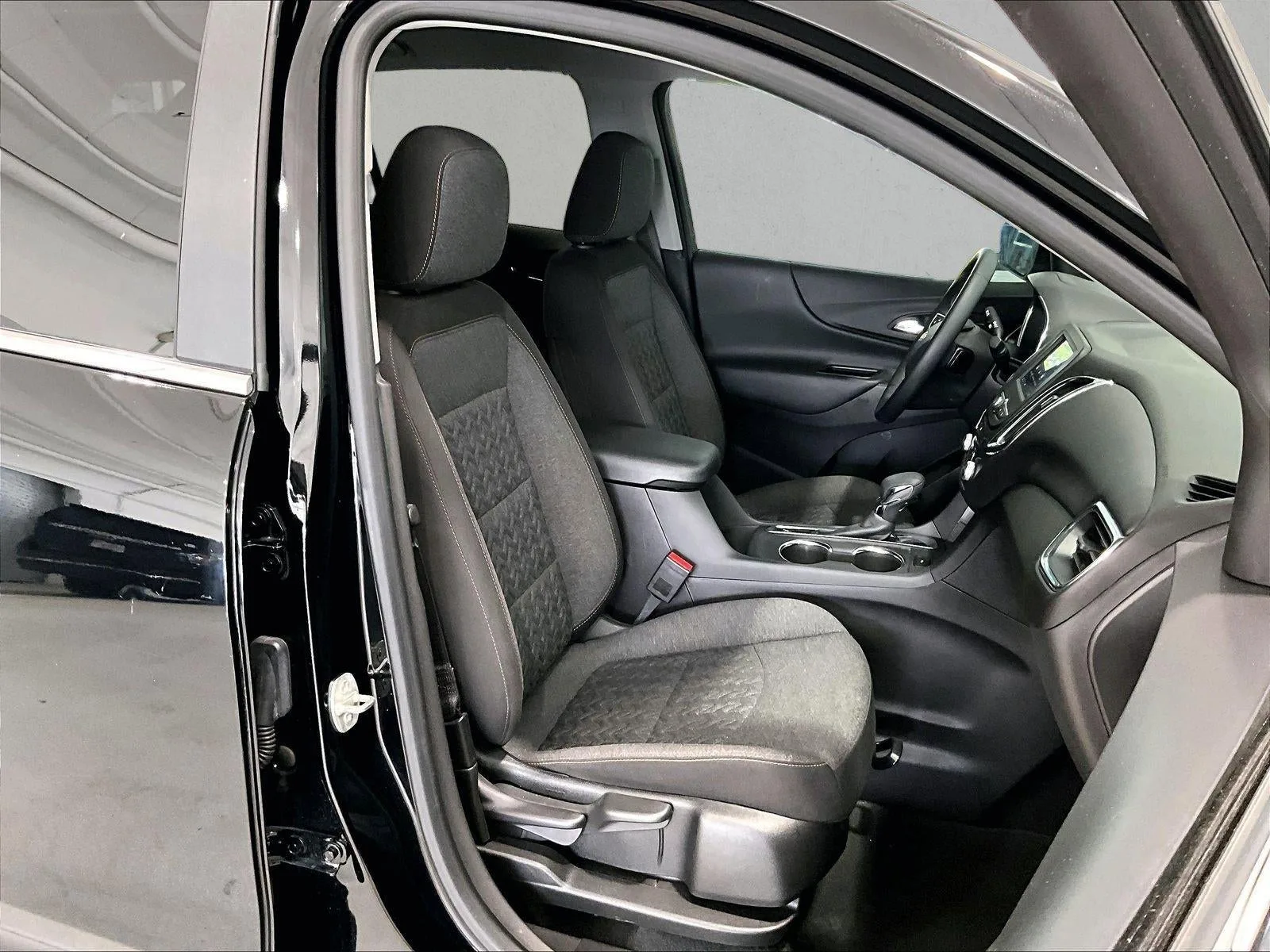 2024 Chevrolet Equinox LT photo 9