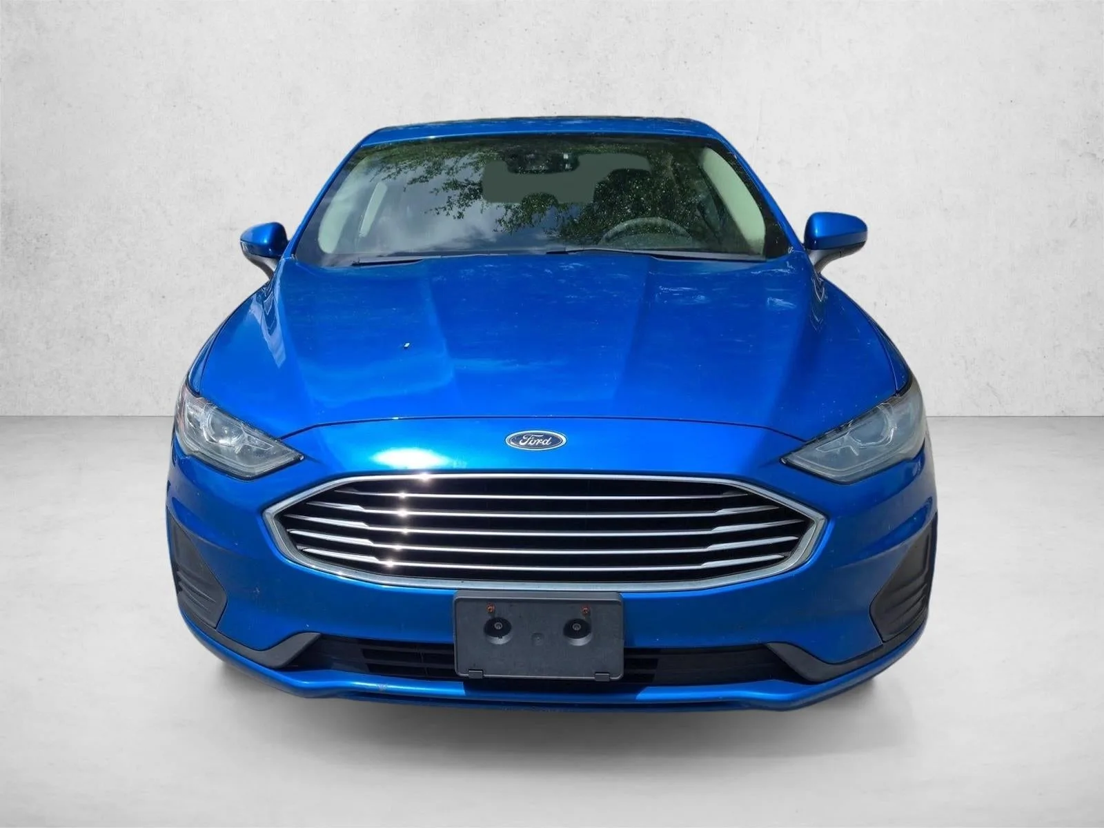 2019 Ford Fusion Hybrid SE FWD photo 2
