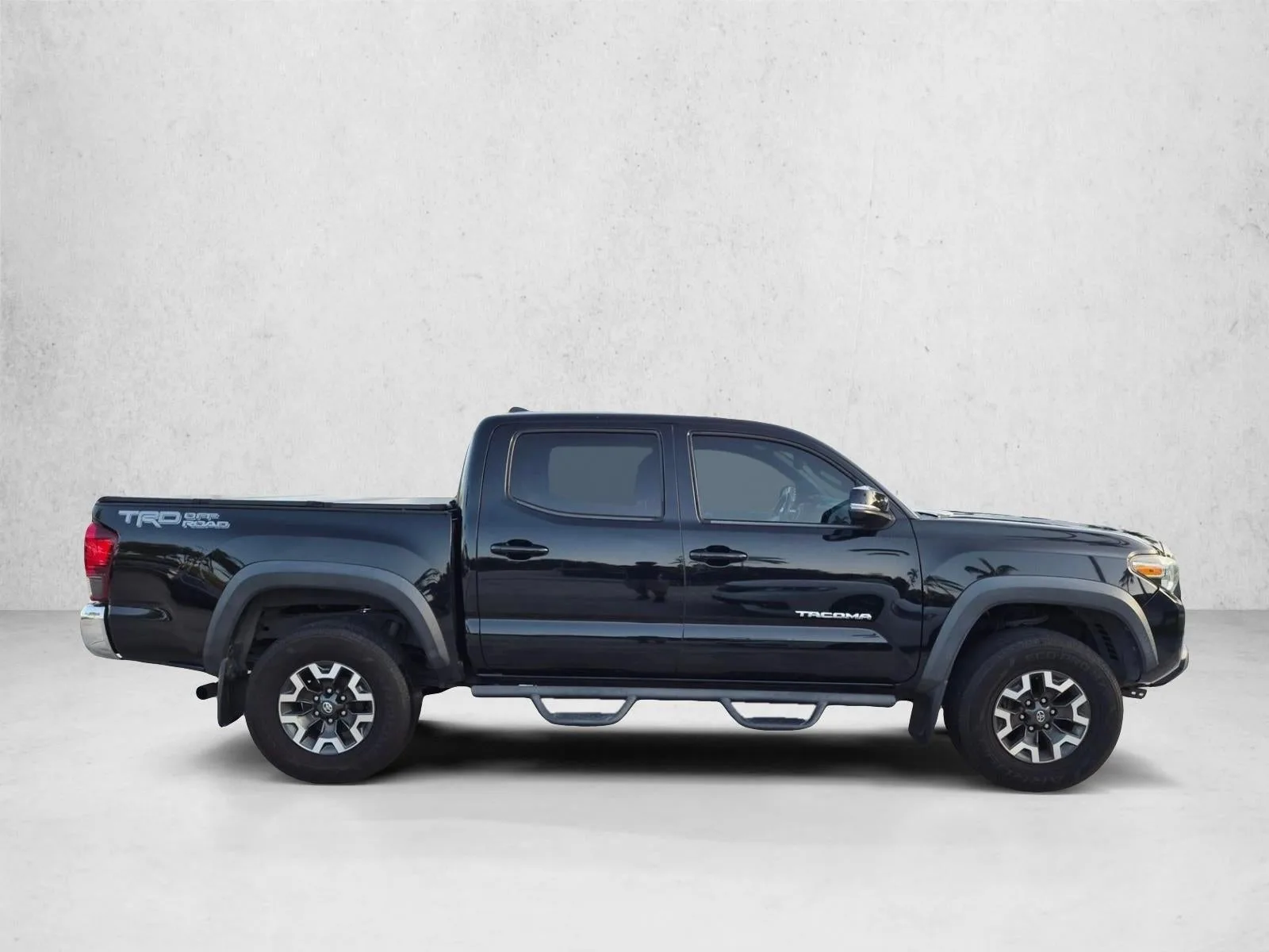 2019 Toyota Tacoma 2WD 2WD TRD Off Road Double Cab 5' Bed V6 AT (Natl) photo 4