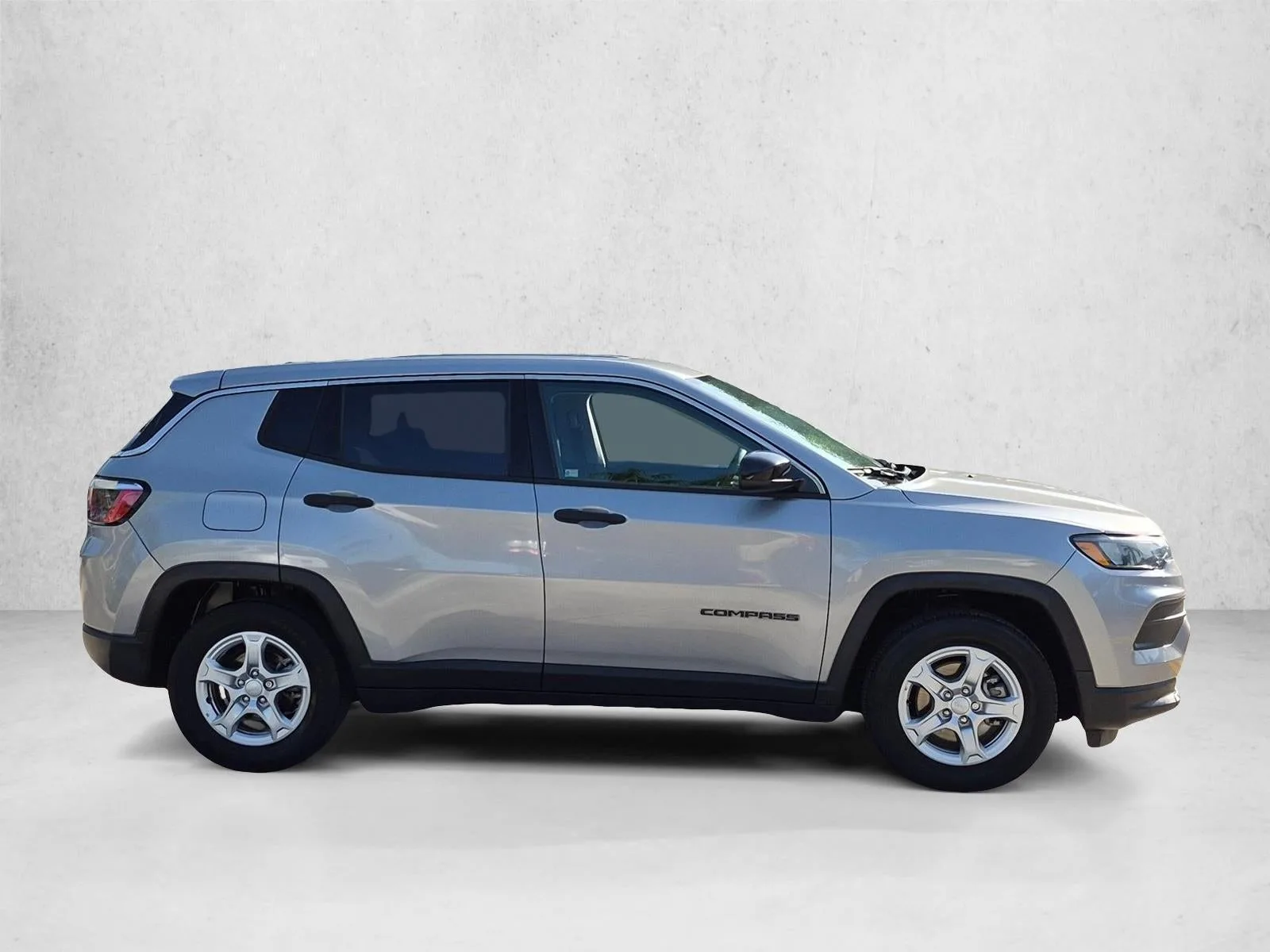 2022 Jeep Compass Sport FWD photo 4