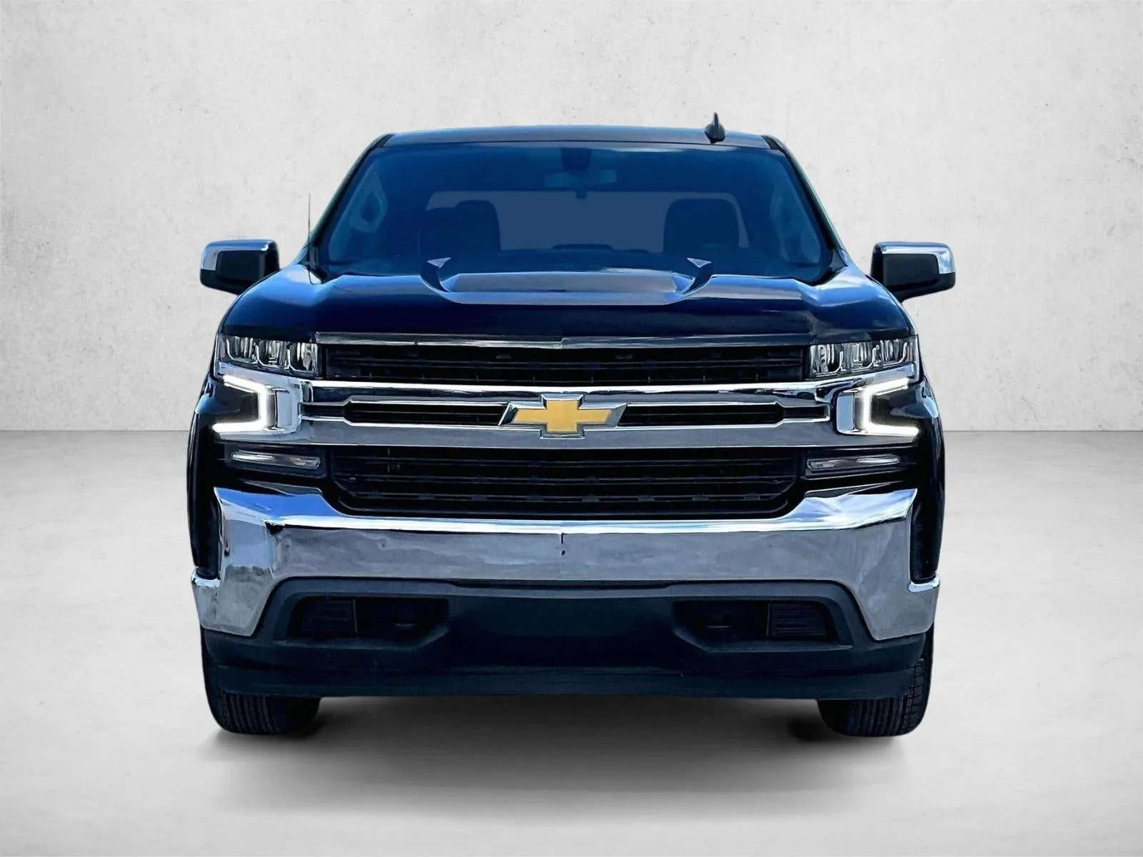2021 Chevrolet Silverado 1500 LT photo 3