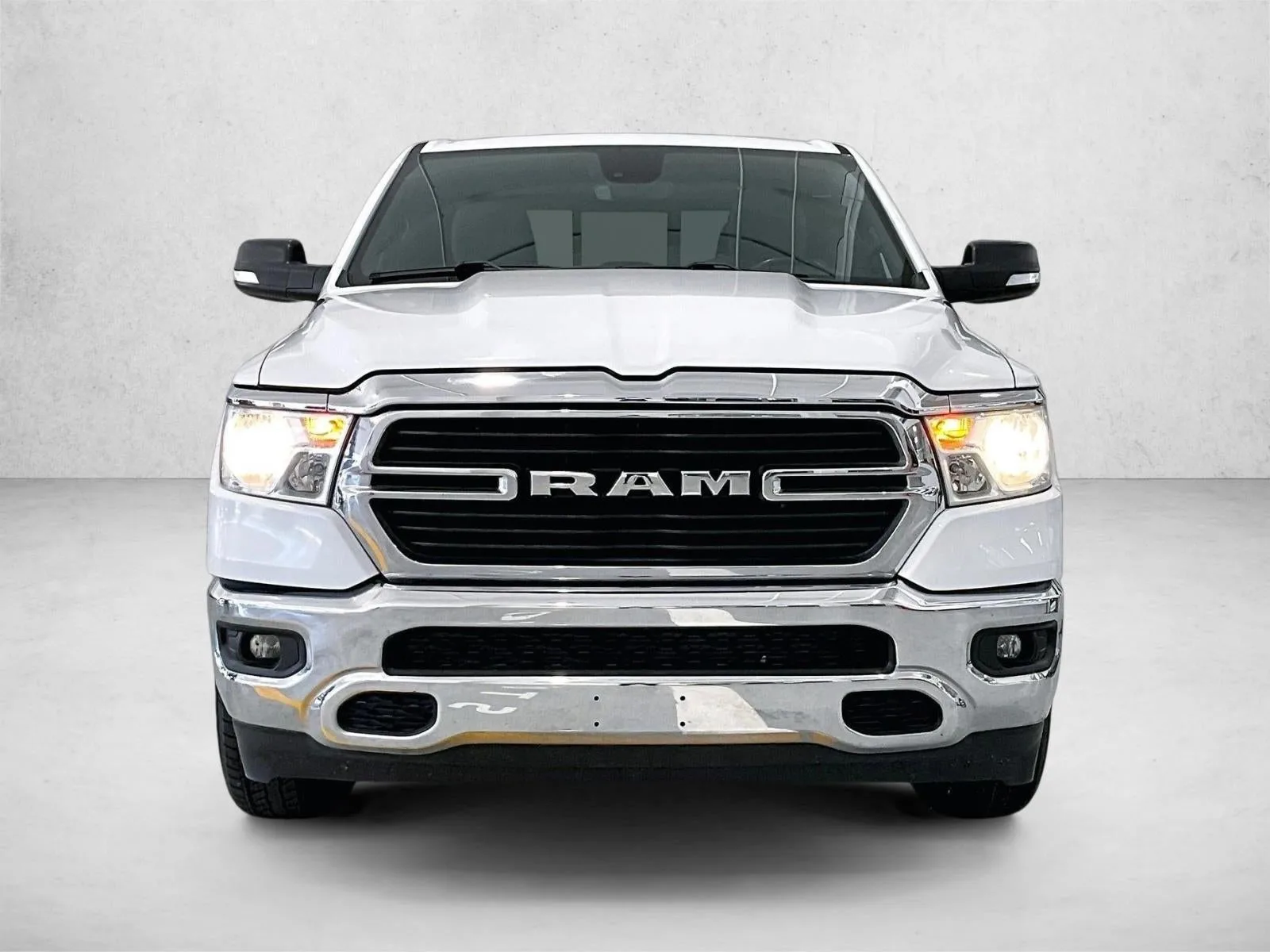2021 RAM 1500 Big Horn Crew Cab 4x4 6'4" Box photo 3