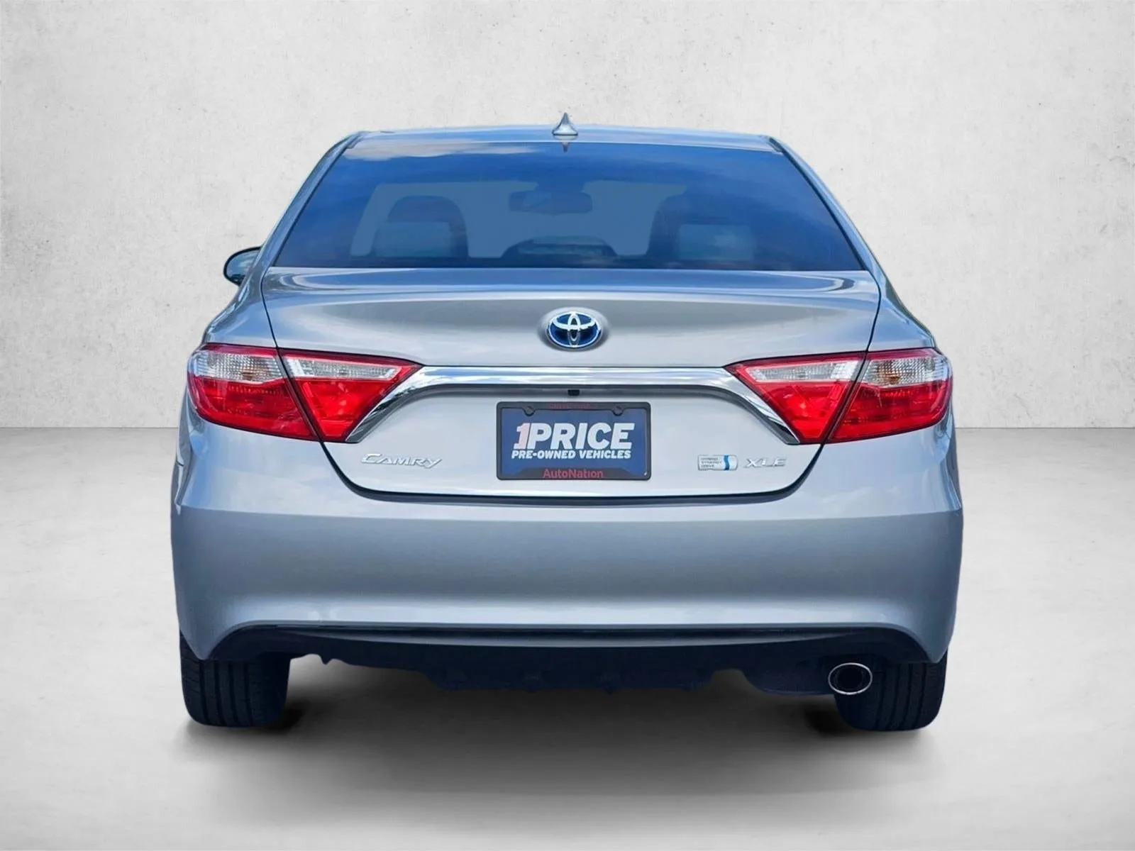 2017 Toyota Camry Hybrid XLE CVT (Natl) photo 7