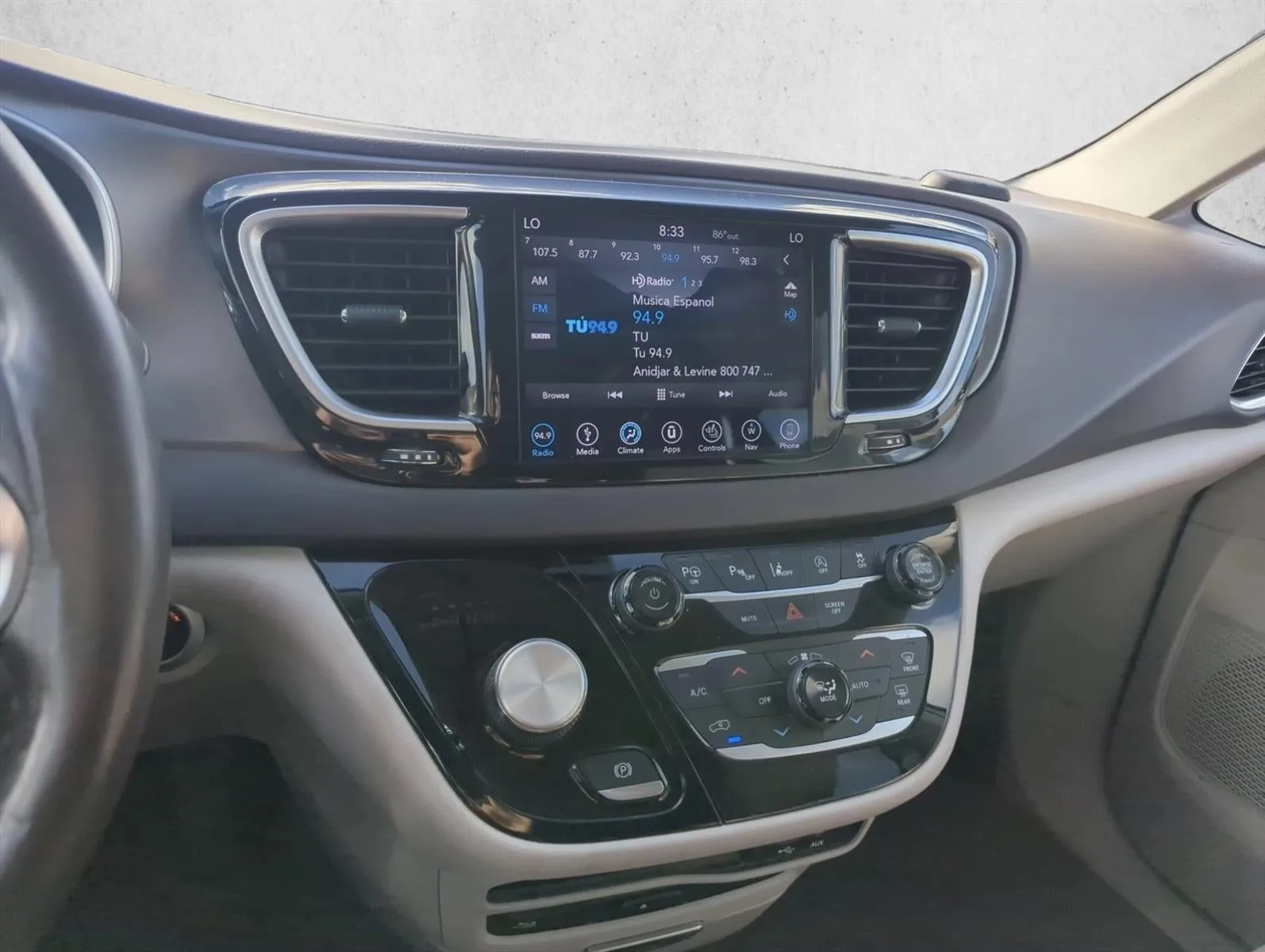 2019 Chrysler Pacifica Touring L Plus FWD photo 10