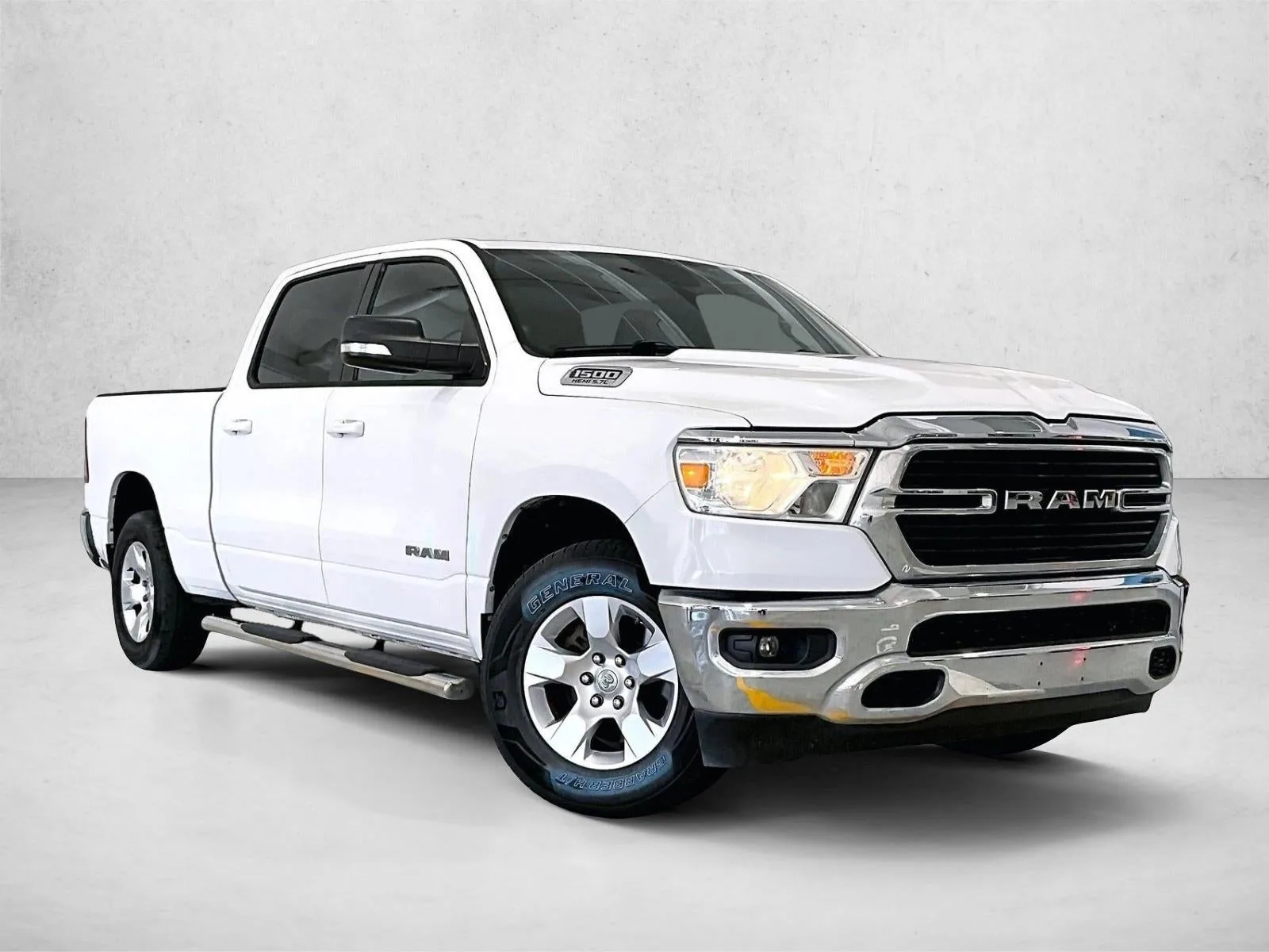 2021 RAM 1500 Big Horn Crew Cab 4x4 6'4" Box photo 12