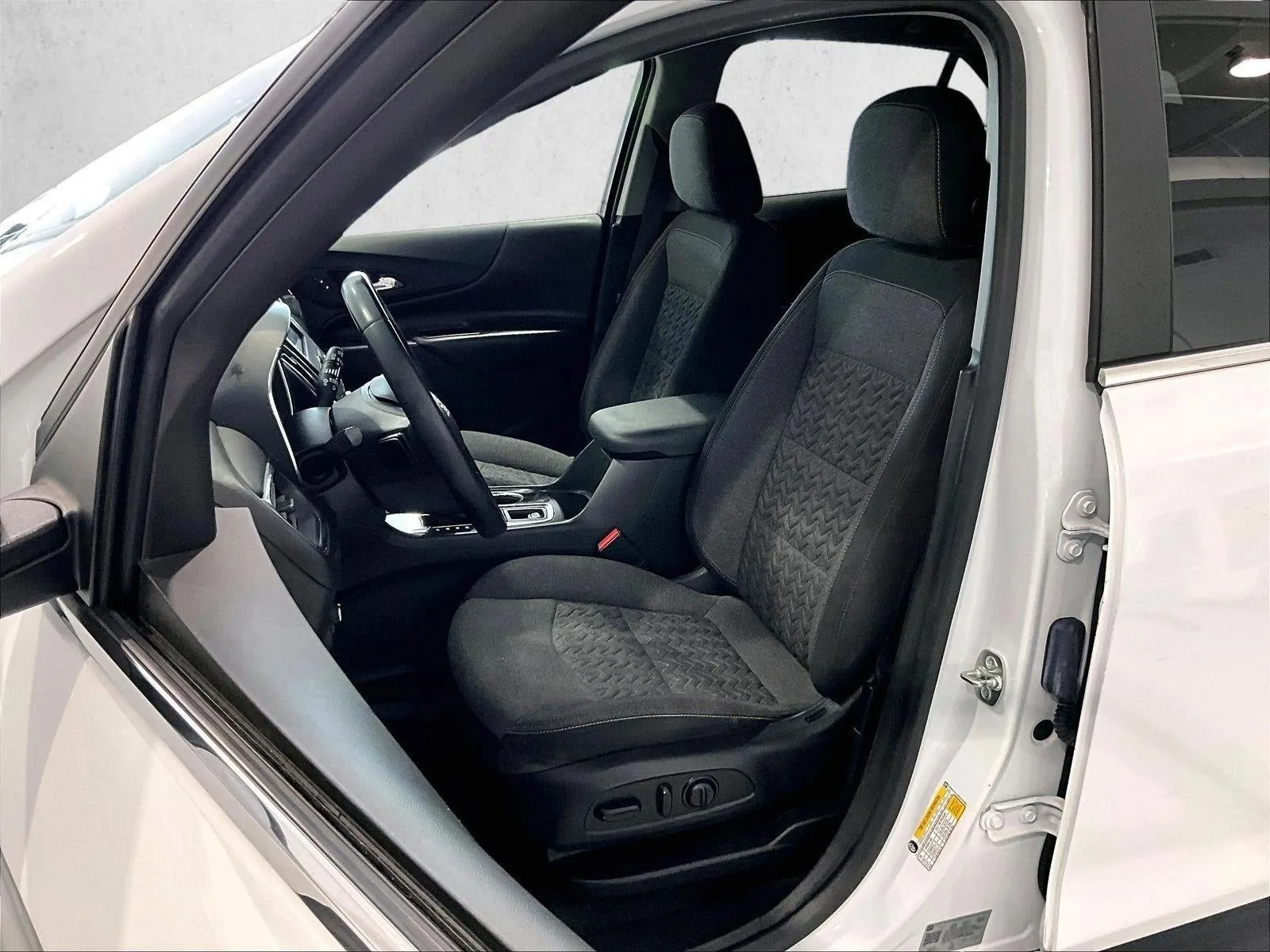 2023 Chevrolet Equinox LT photo 27