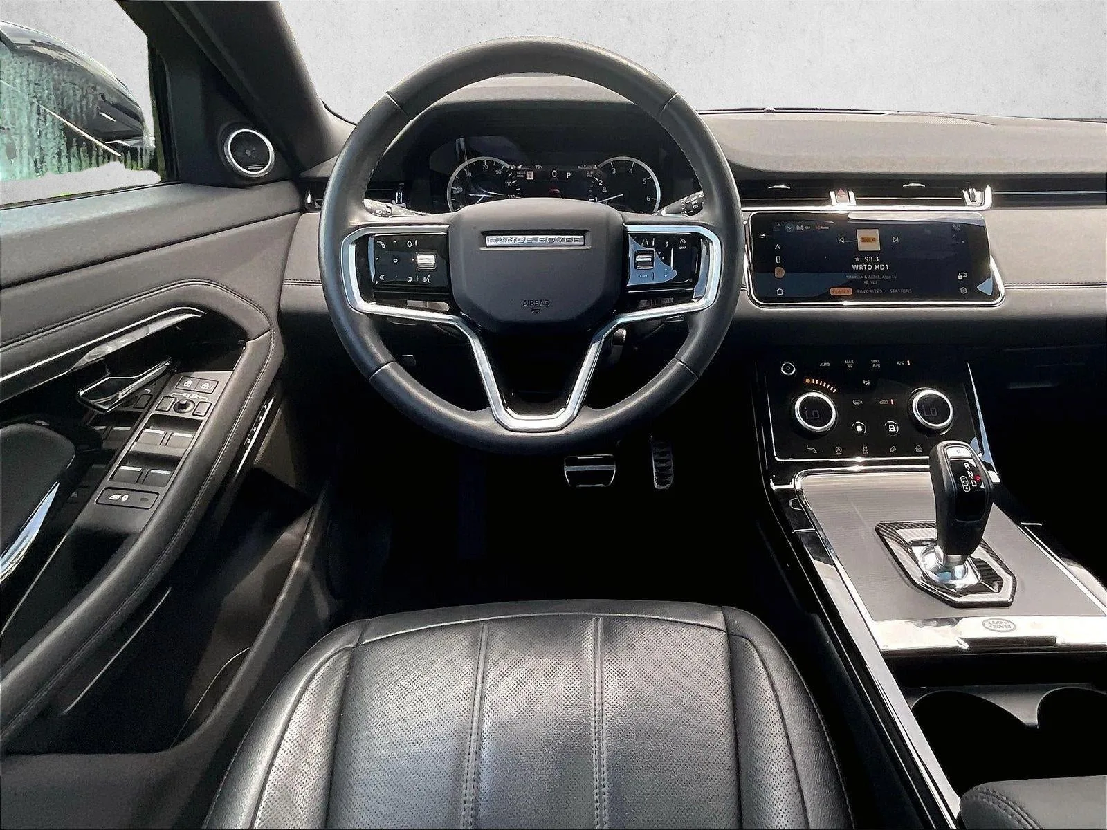 2023 Land Rover Range Rover Evoque R-Dynamic SE photo 7
