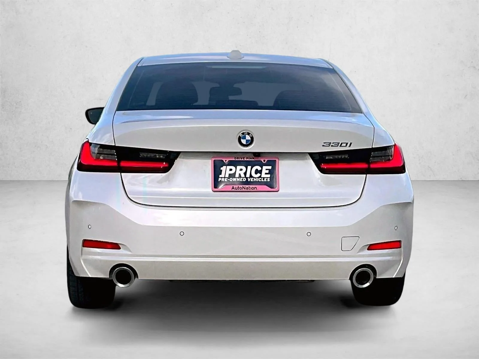 2026 BMW 330i 330i photo 4