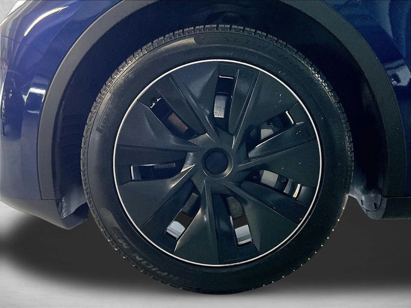 2024 Tesla Model Y Long Range photo 10