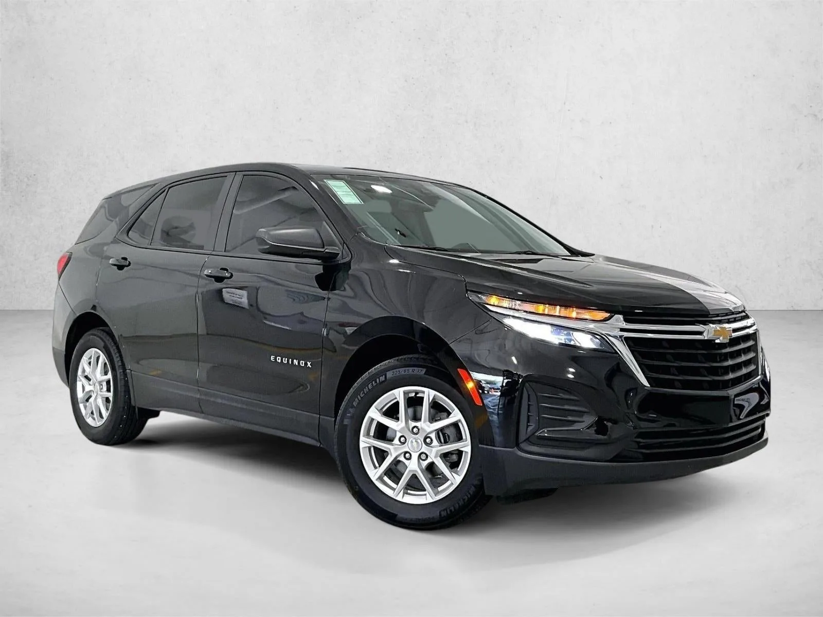 2023 Chevrolet Equinox LS photo 12