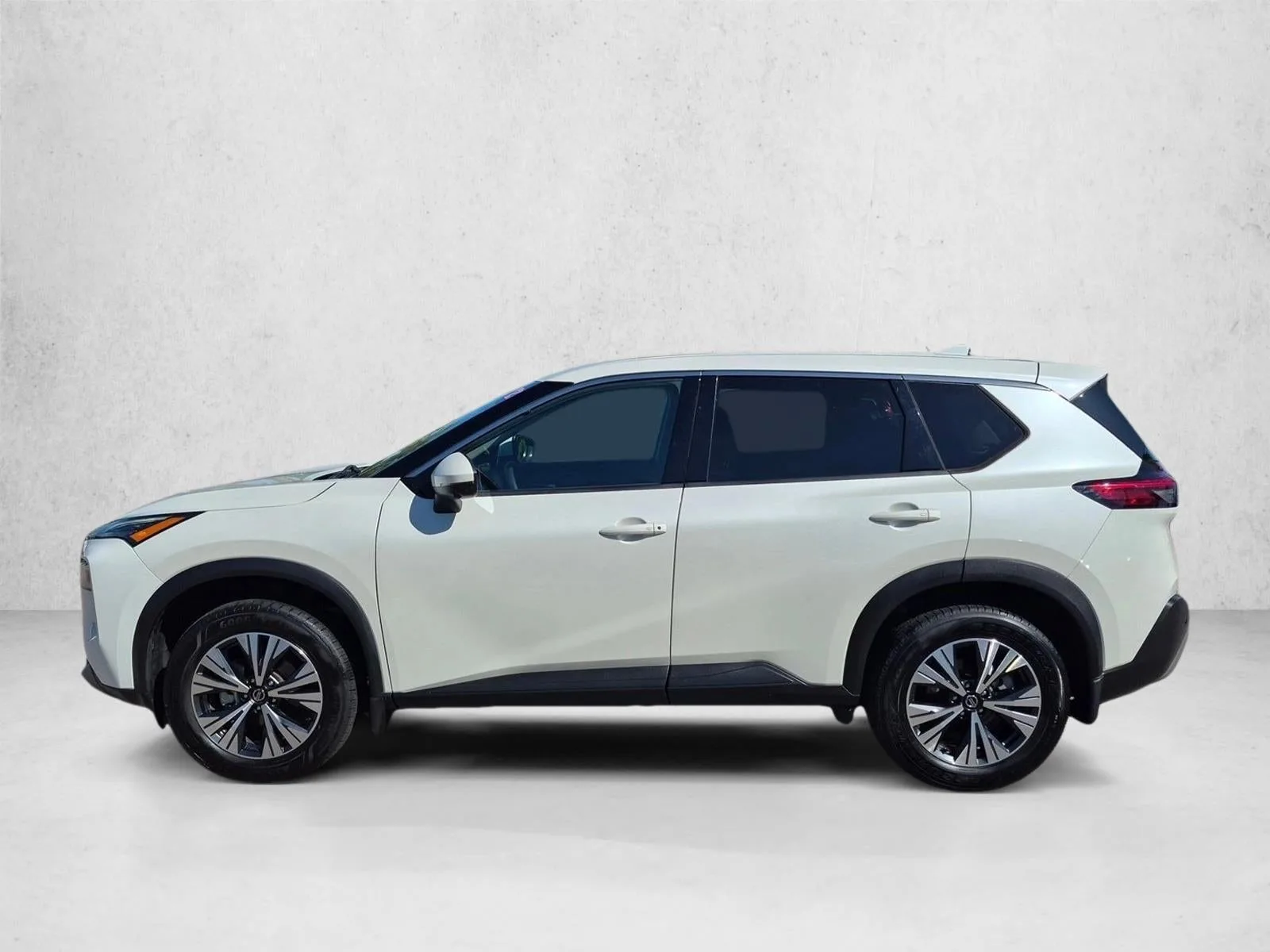 2021 Nissan Rogue FWD SV photo 9