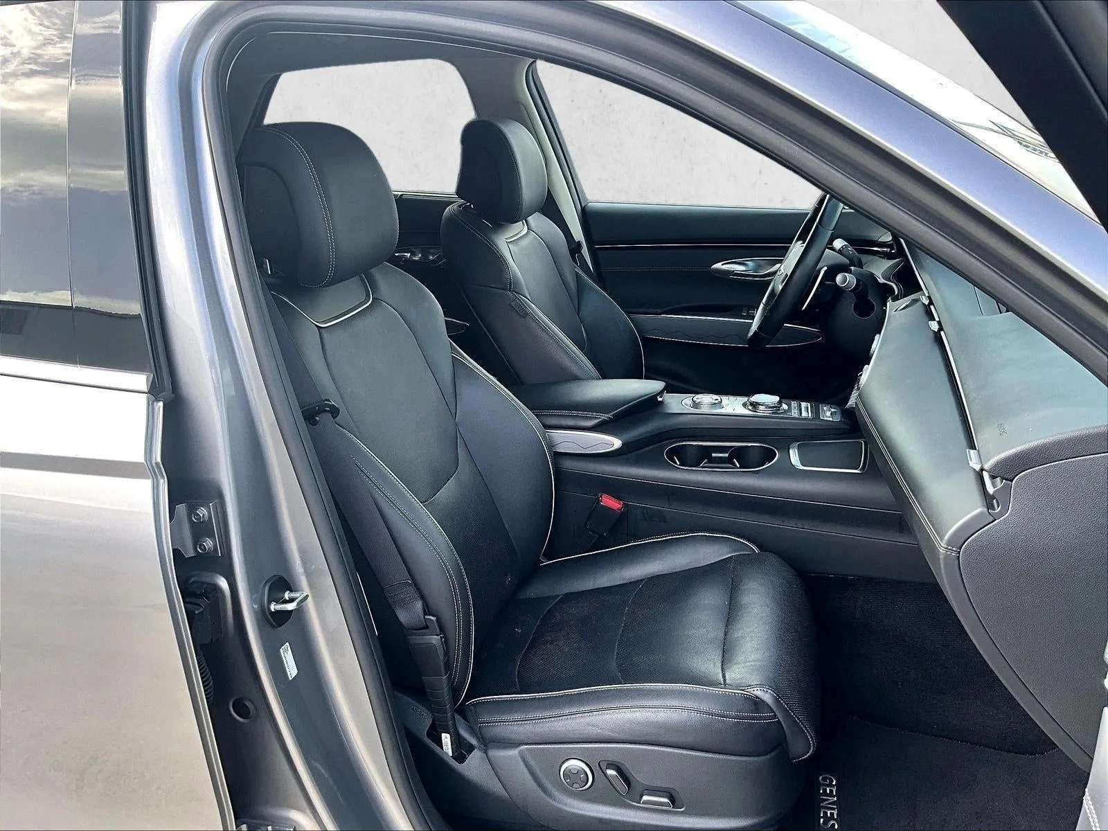2023 Genesis GV70 2.5T photo 9