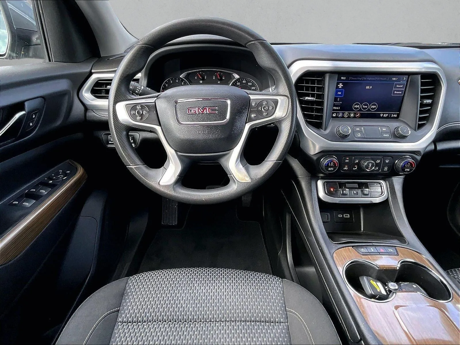 2021 GMC Acadia SLE photo 7